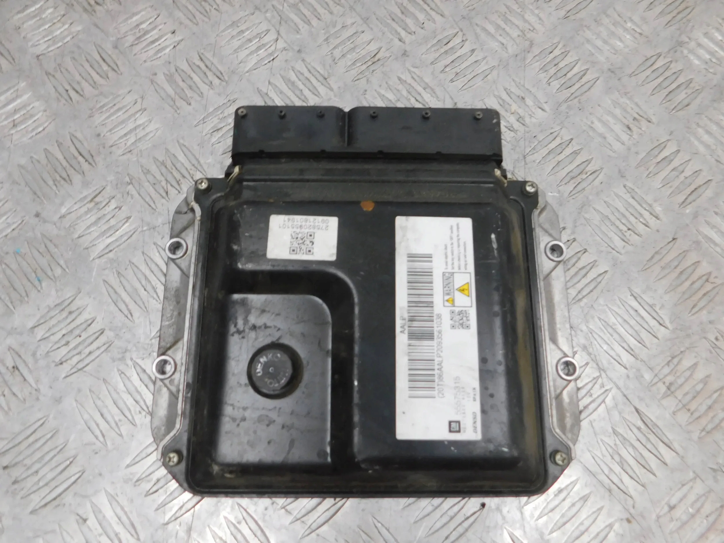 control unit of the engine computer ASTRA J 1.7 CDTI 55575315
