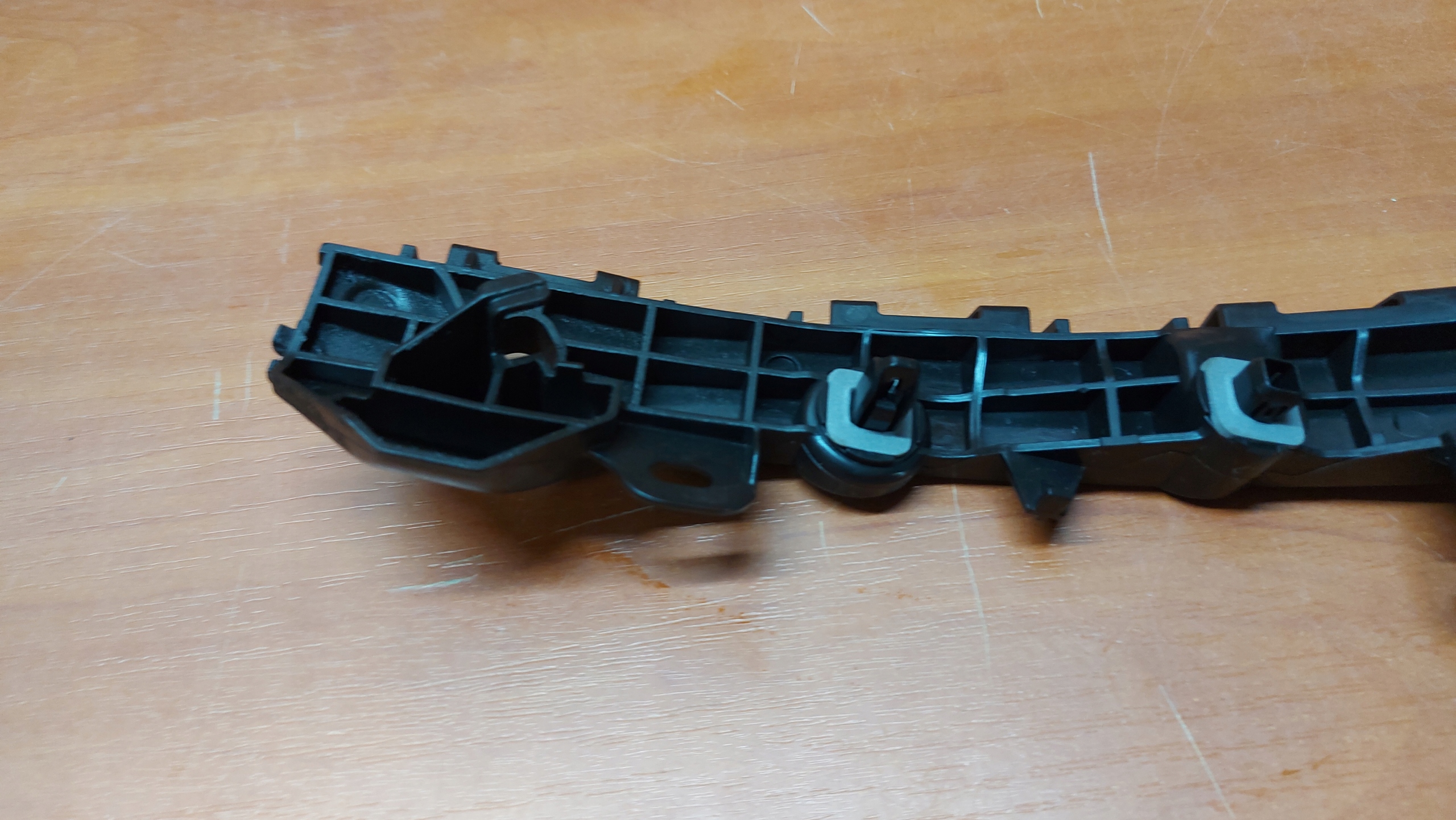 bumper bracket right rear part TOYOTA YARIS IV 20