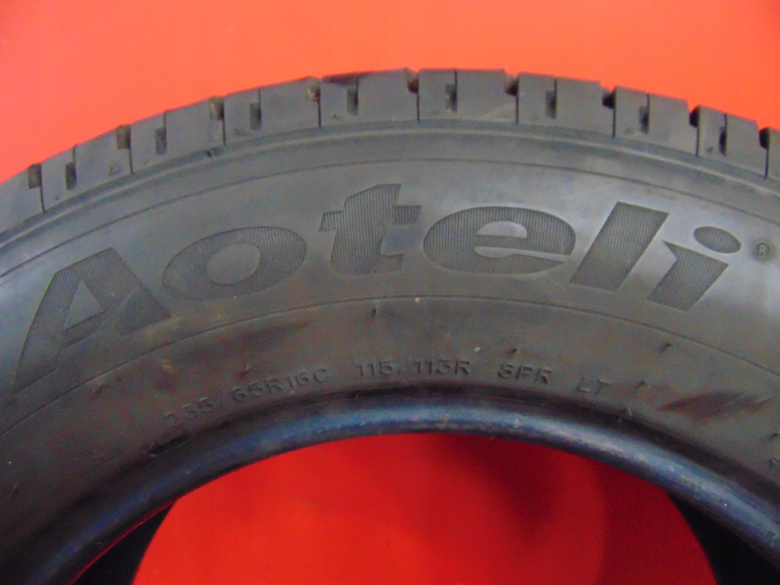 Caoutchouc LETNIA AOTELI EFFIVAN 235/65R16C