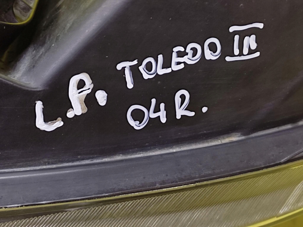 SEAT TOLEDO III light left front