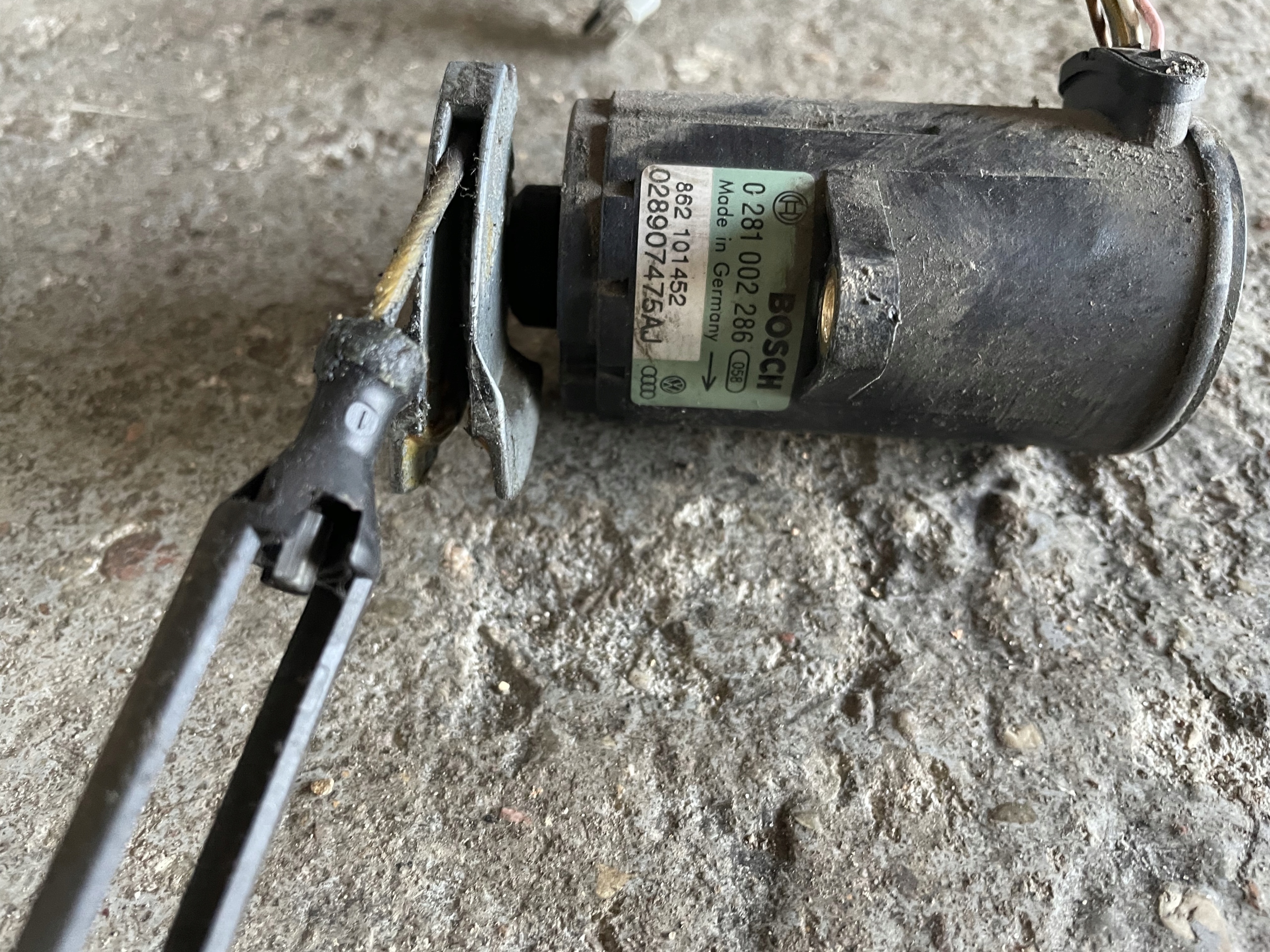 Газовый потенциометр VW Audi Seat Skoda 0281002286