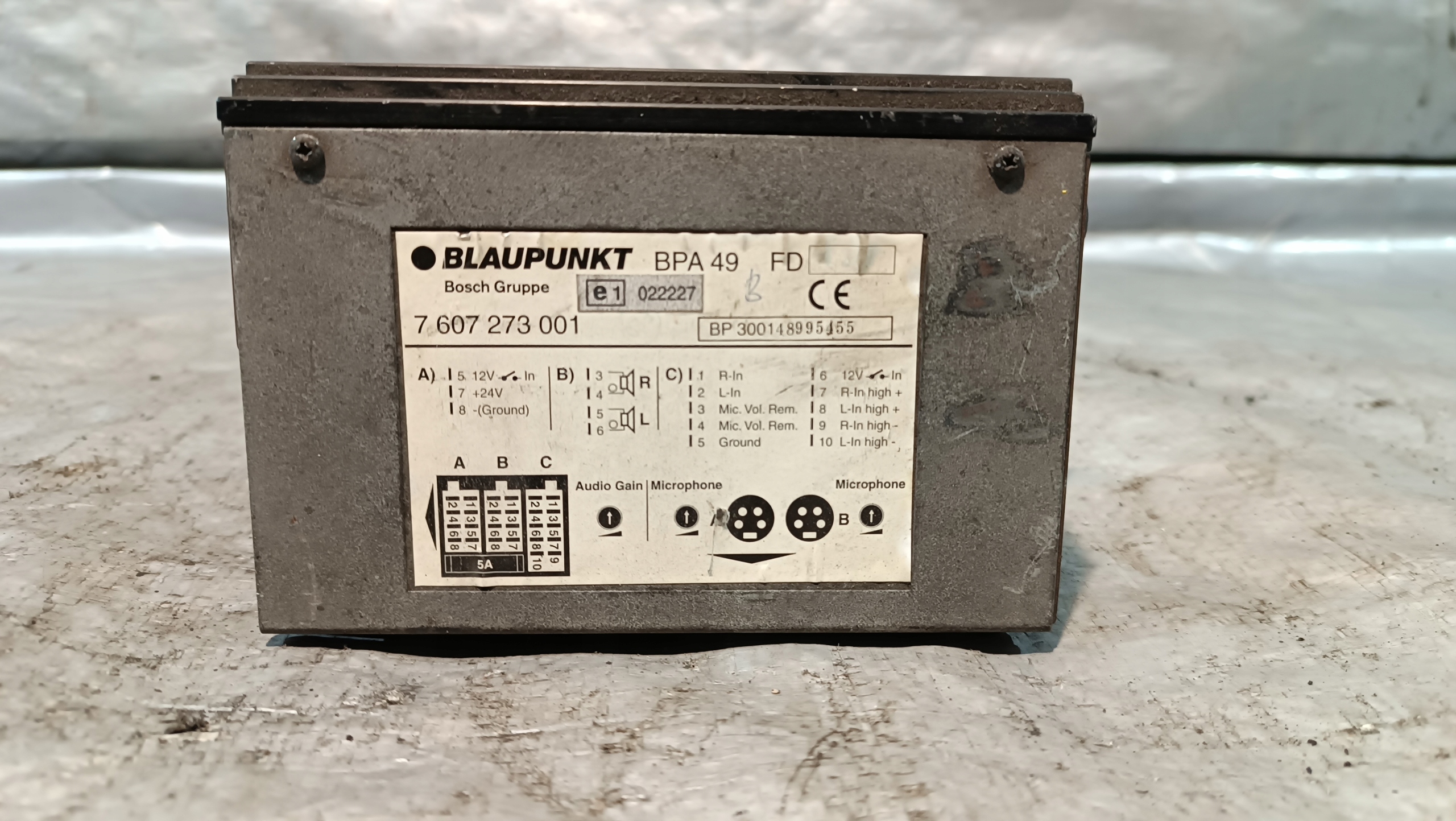 amplifier AUTOBUSOWY BLAUPUNKT 7607273001