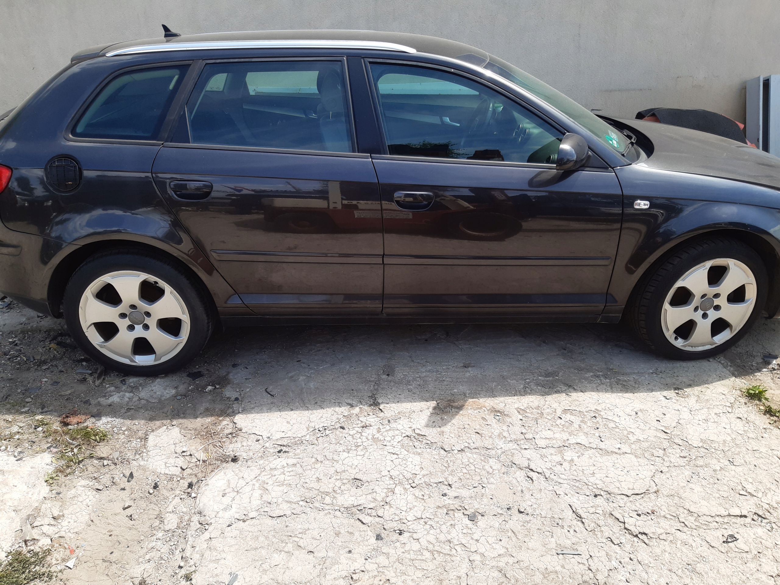 ДВЕРИ СПЕРЕДИ ПРАВЕ AUDI A3p SPORTBACK ЦВЕТ Lz7l Ly7w