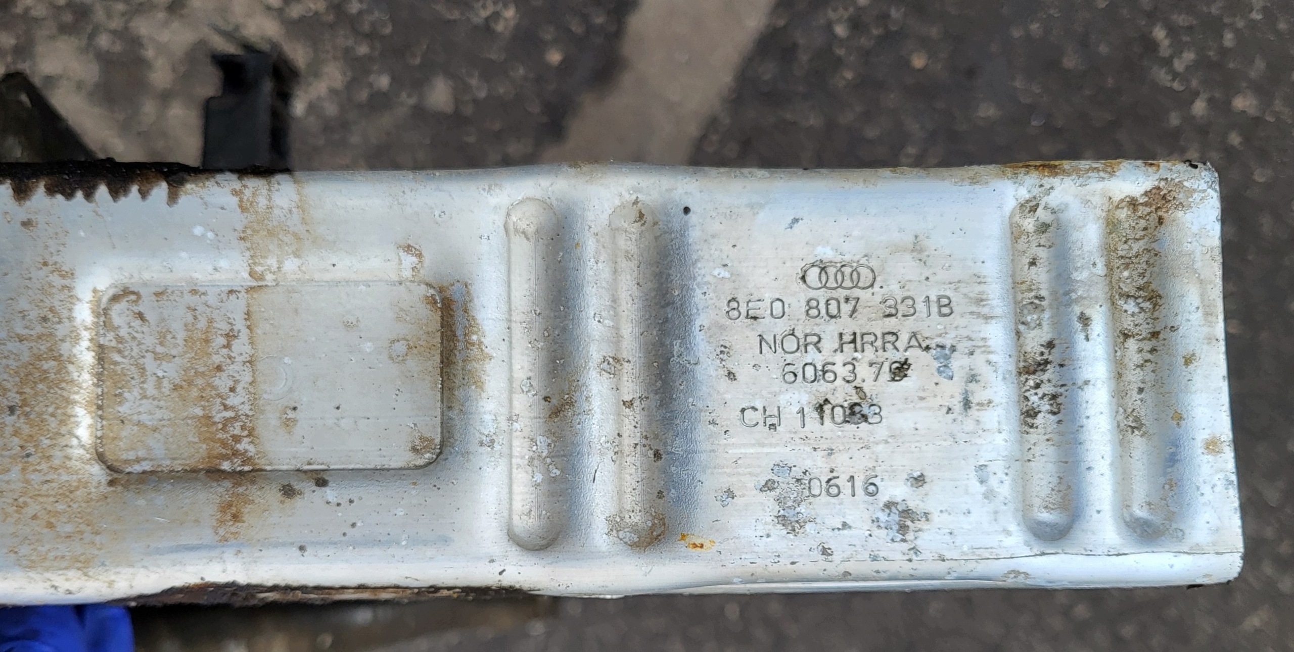 sider pillar of a bumper rear. right left beam tip AUDI A4 B6 B7 OE