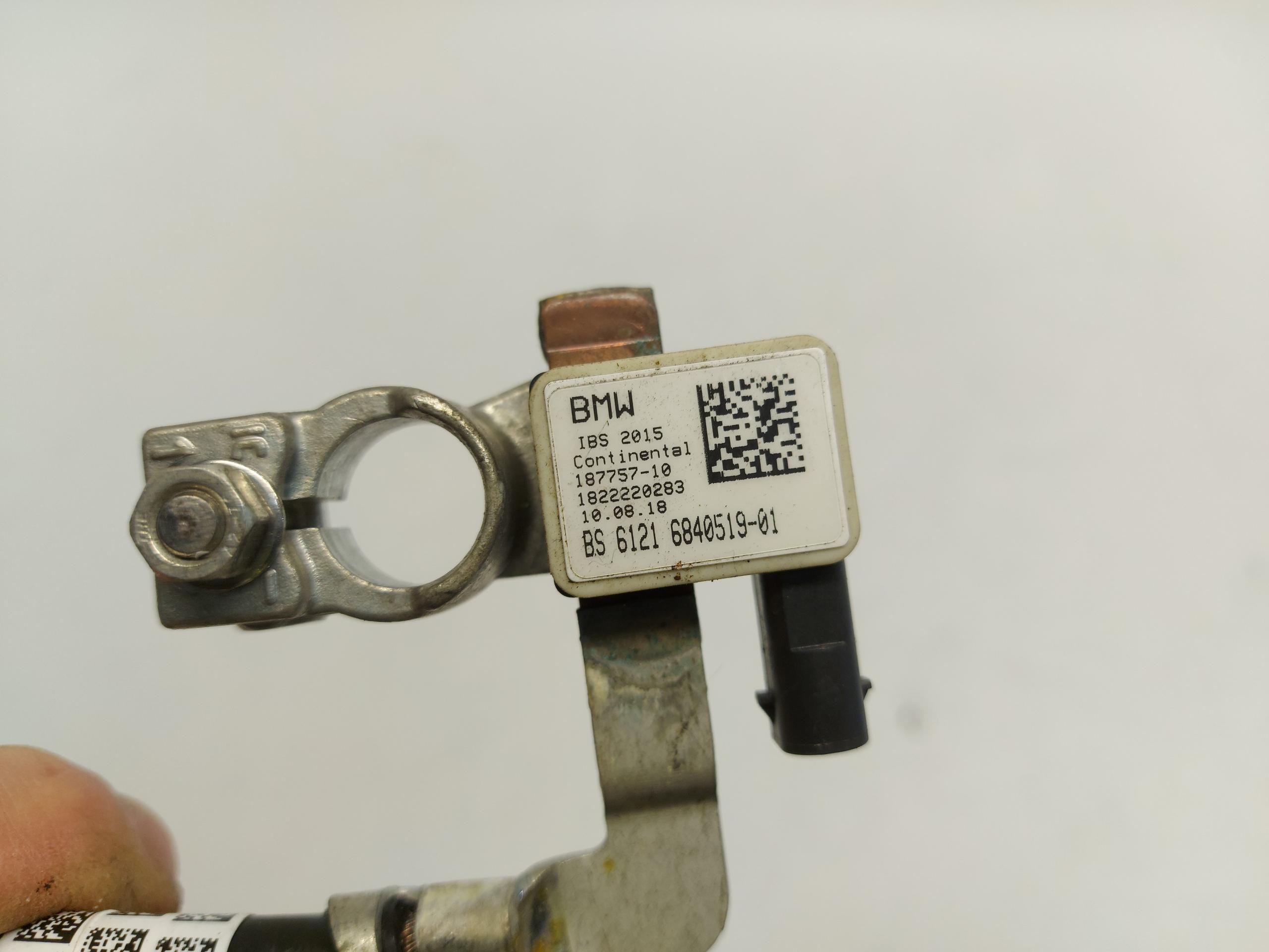 BMW G30 530e UJEMNY KABEL per batteria
