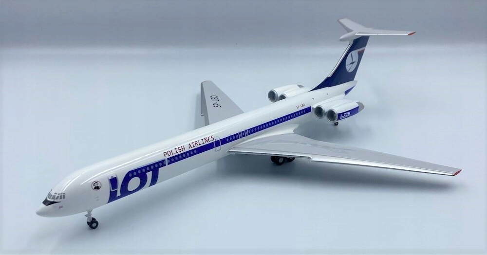 Model letadla Ilyushin IL62 Lot 1:200 Sp-lbd Kum Model