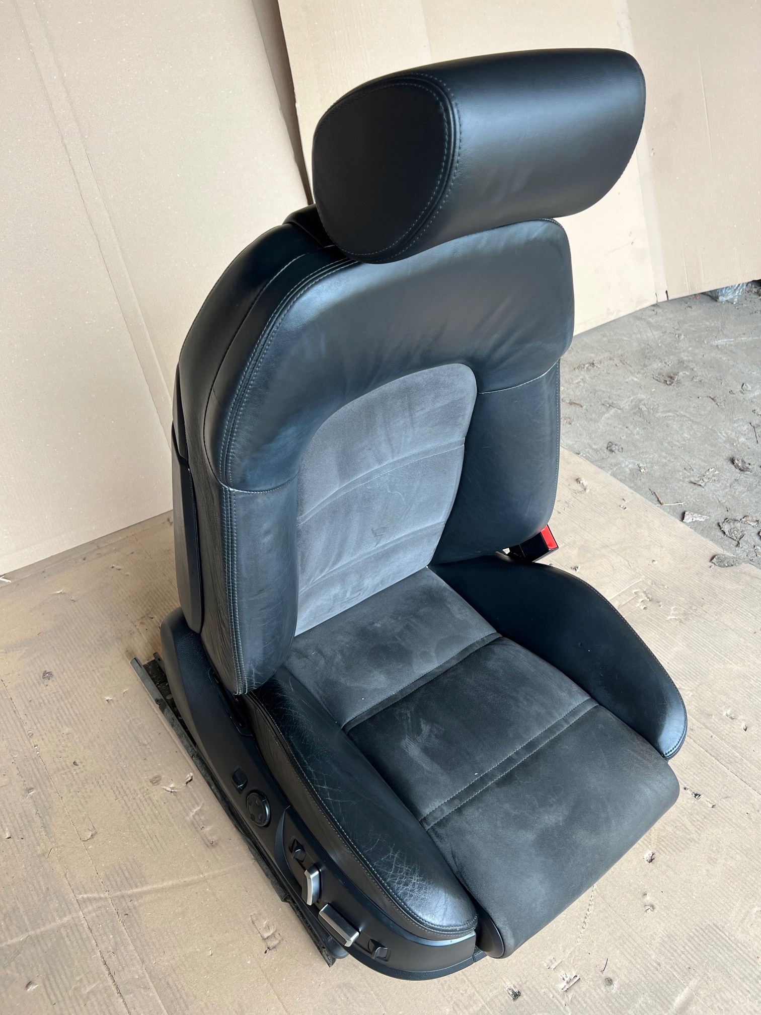 AUDI A8 D3 seat of the passenger right front semi leather ALCANTARA electrics