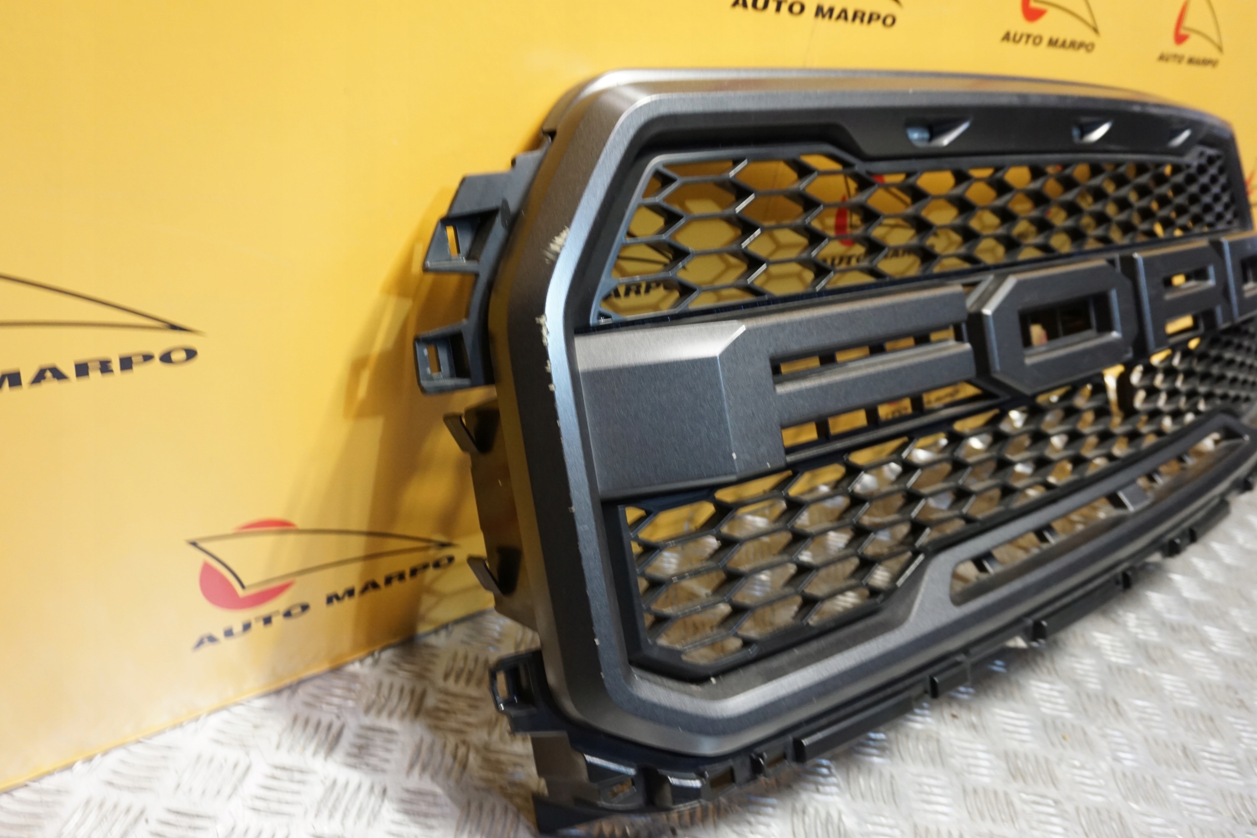 FORD F150 RAPTOR 2017 - 2020 Atrapa Przód Grill HL3V 8200 USA Producent części Ford OE