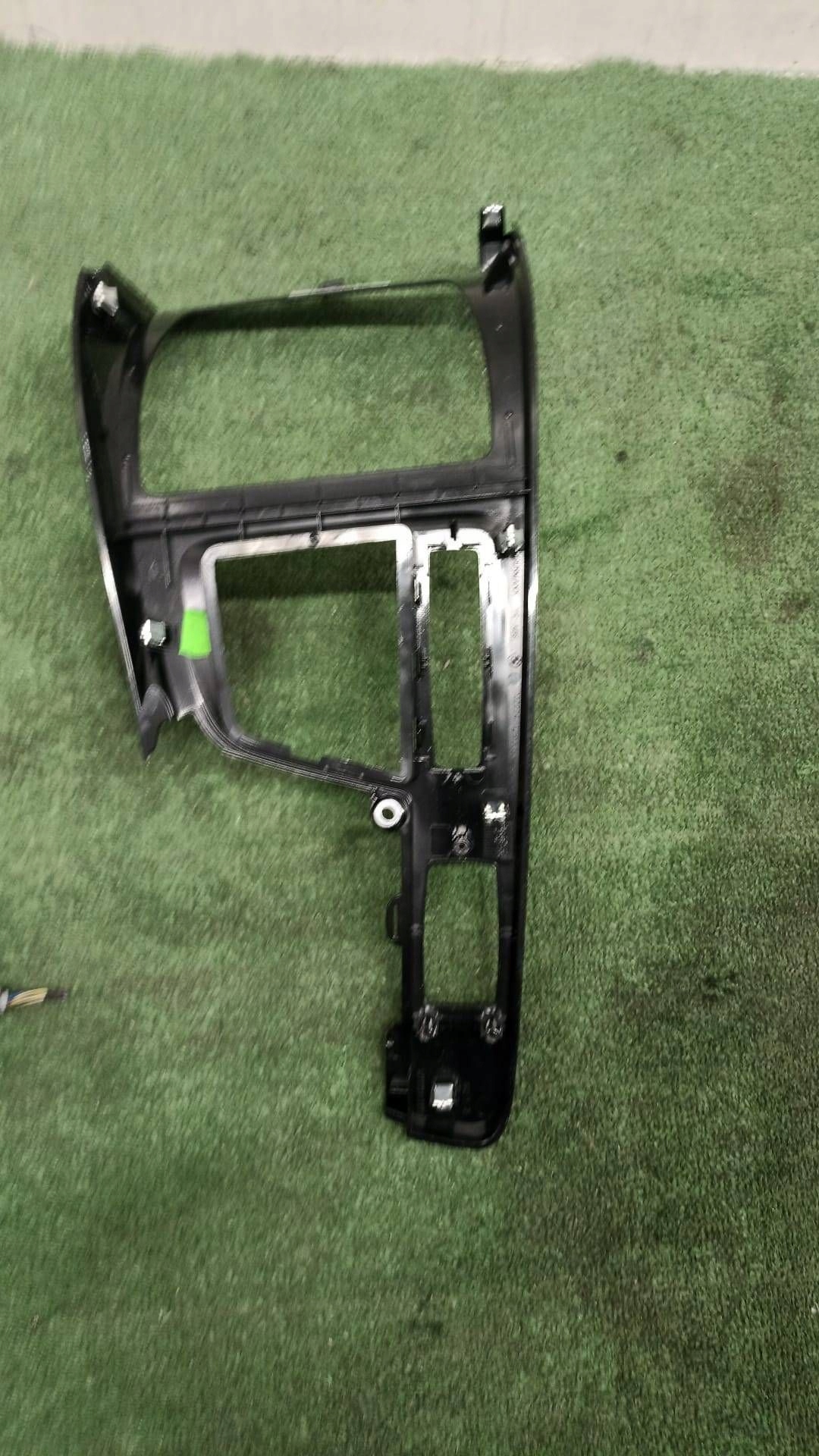 BMW X1 F48 tunnel central frame DEKOR 9292547