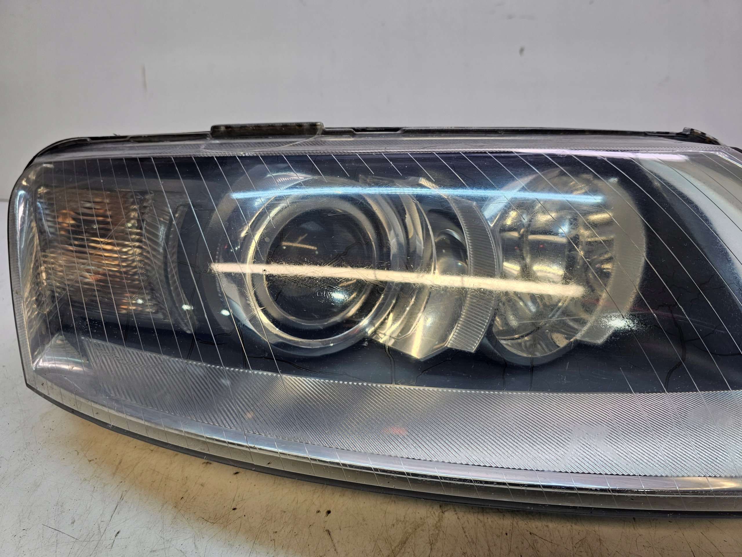REFLEKTOR right AUDI A6 C6 4F0941004AK XENON EU