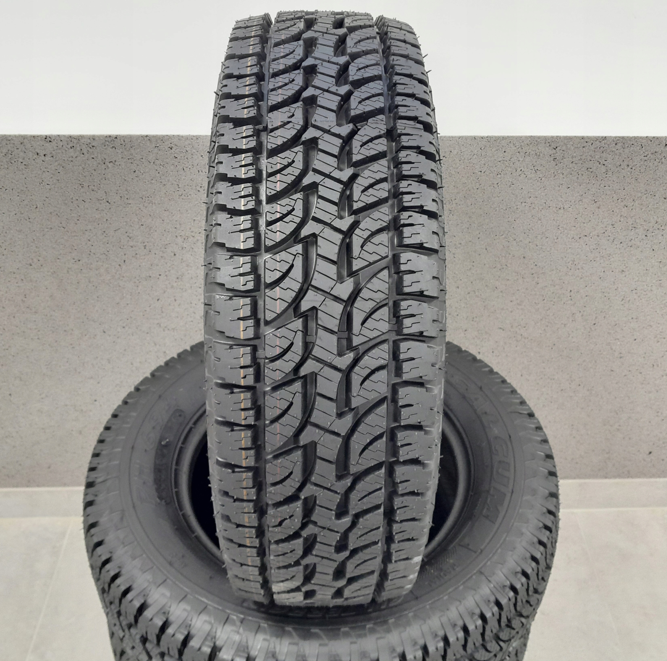 Opony bieżnikowana 235/60 R16 CAŁOROCZNE 4x4 AT kpl Szerokość opony 235 mm