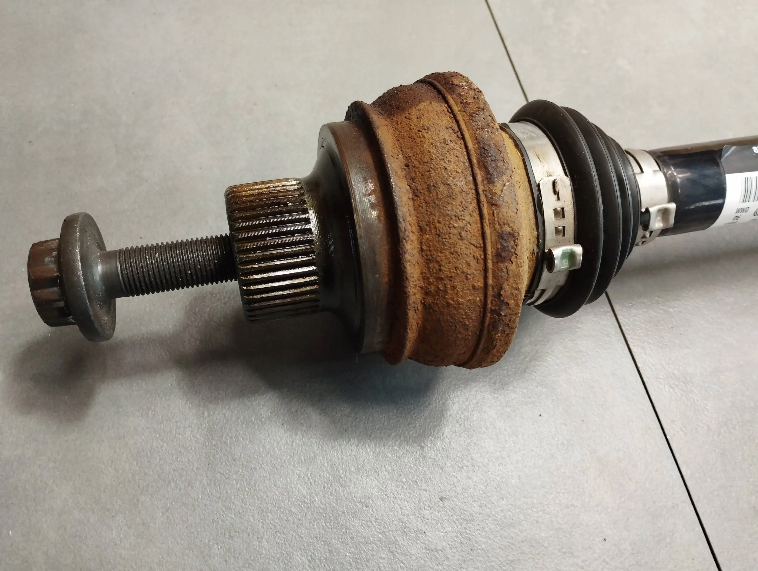 Audi Q5 8R semi-axis rear part 8R0501203C