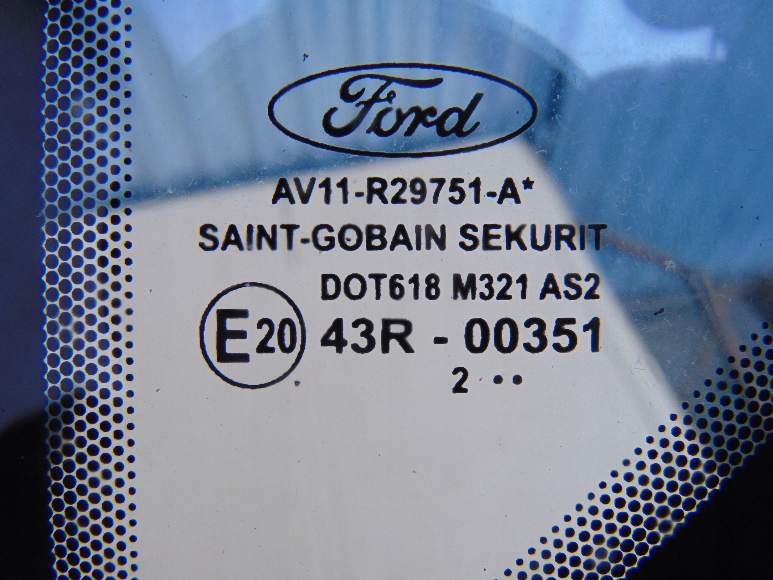 стекло кузова левый задний зад FORD AV11-R29751-A