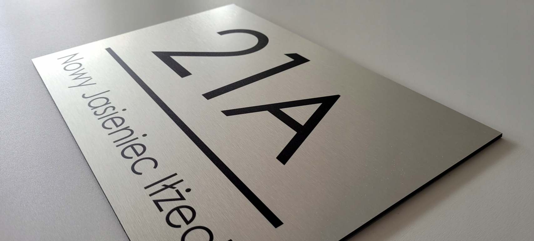 TABLICZKA ADRESOWA NUMER DOMU TRWAŁA I ELEGANCKA CNC 30X20cm DIBOND 3mm UV Materiał aluminium