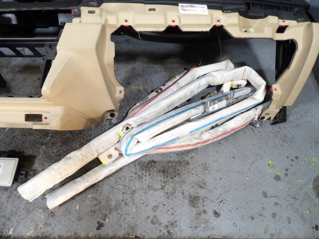BMW 5 F10 F11 console dashboard cockpit airbag