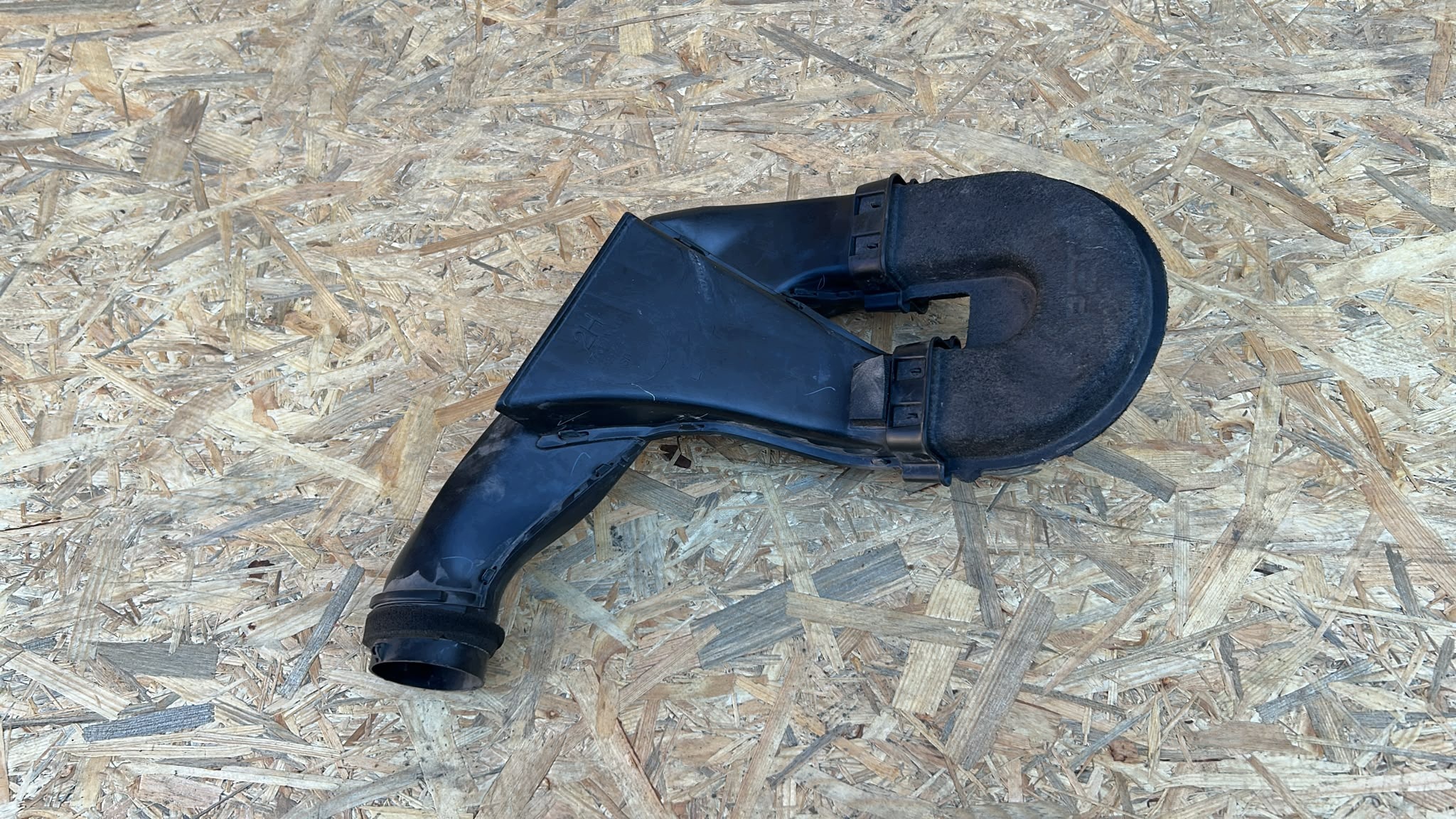 pipe REZONATOR intake air TOYOTA AURIS II 12-18