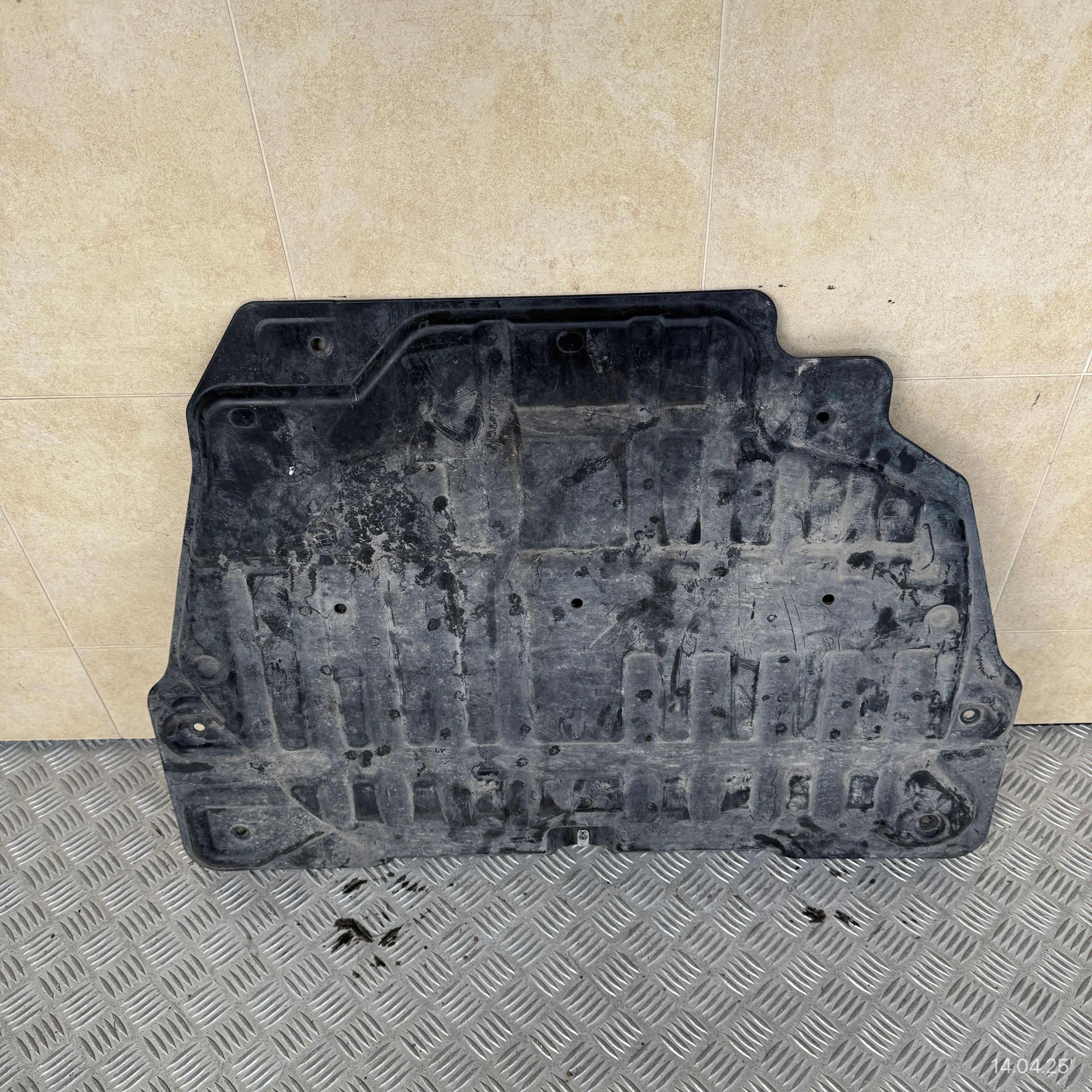 cover lower cover below engine LAND ROVER RANGE ROVER EVOQUE and GJ32-6B629-AA