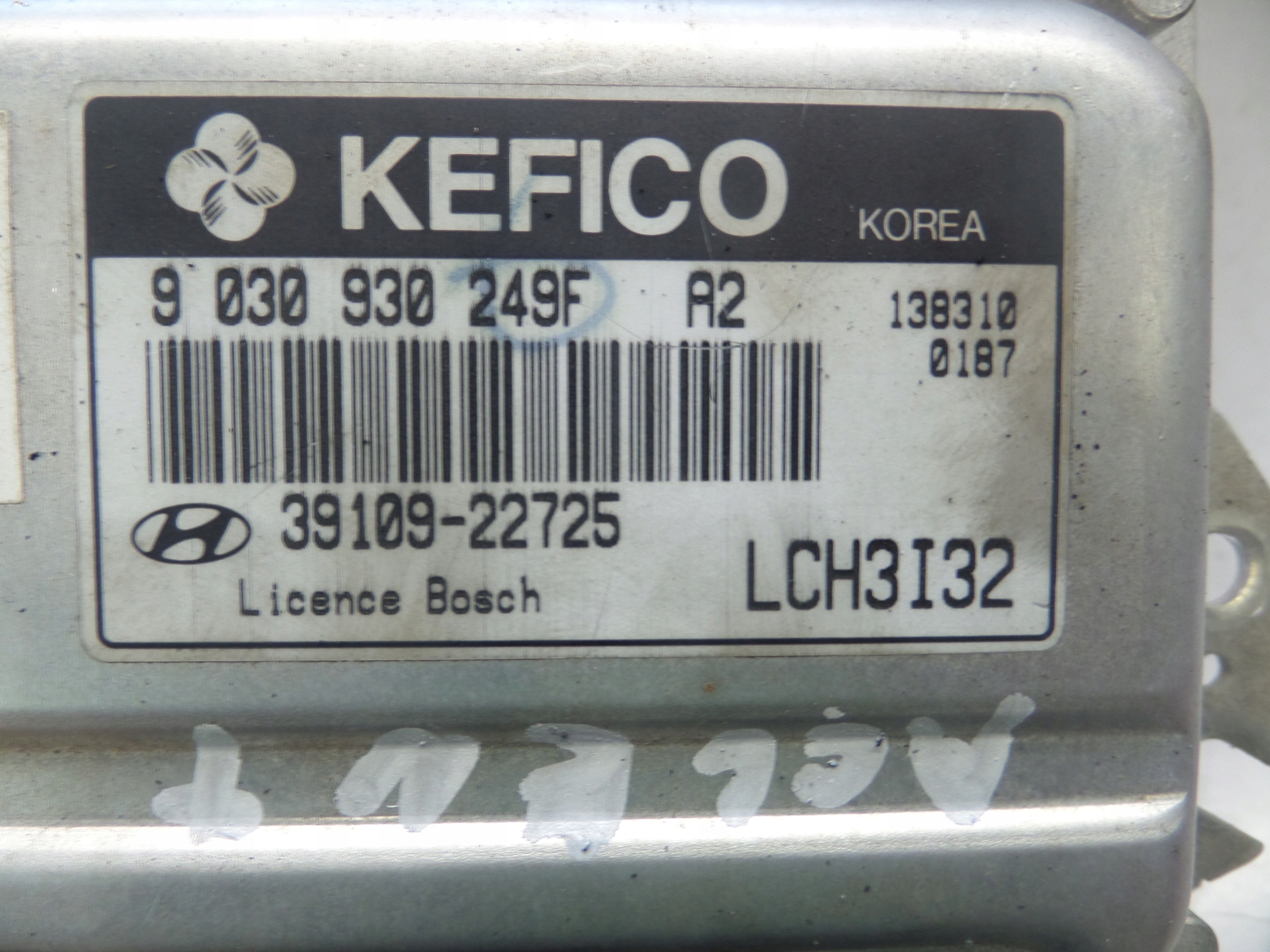 computer control unit of the engine HYUNDAI ACCENT II 1.3 G4EA 39109-22725