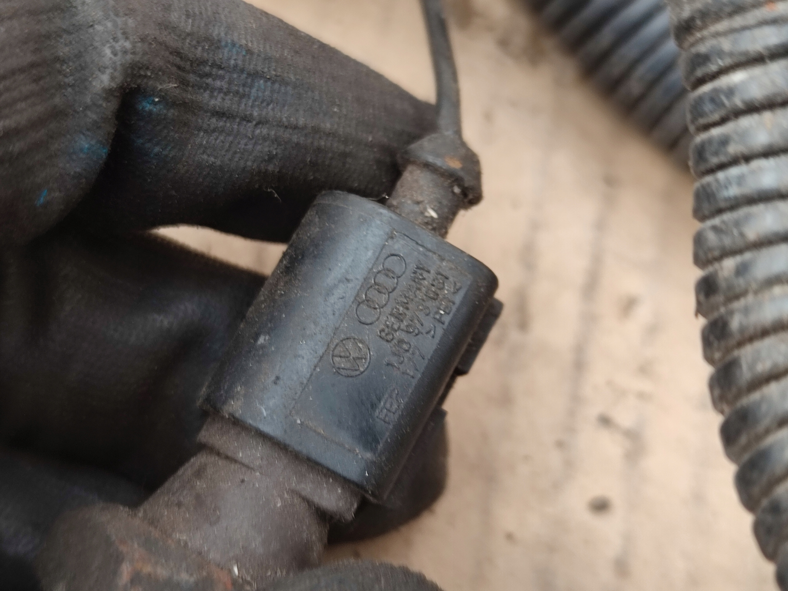 bundle ignition 1J0973081 AUDI A6 C6 - 2.4 V6 BDW 177KM AUTOMAT