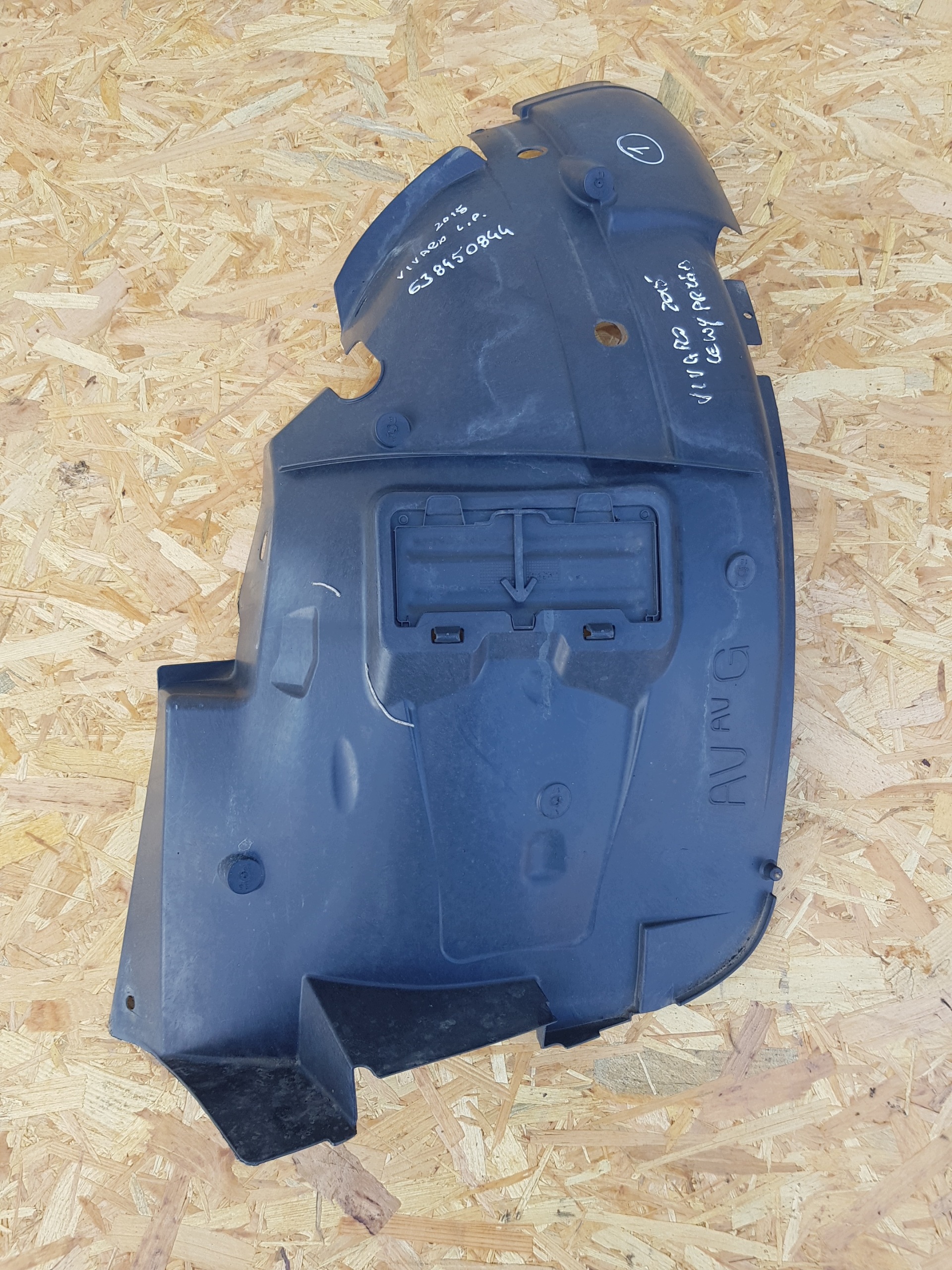 TRAFIC III VIVARO B mudguard front front left 93867899 638450844R