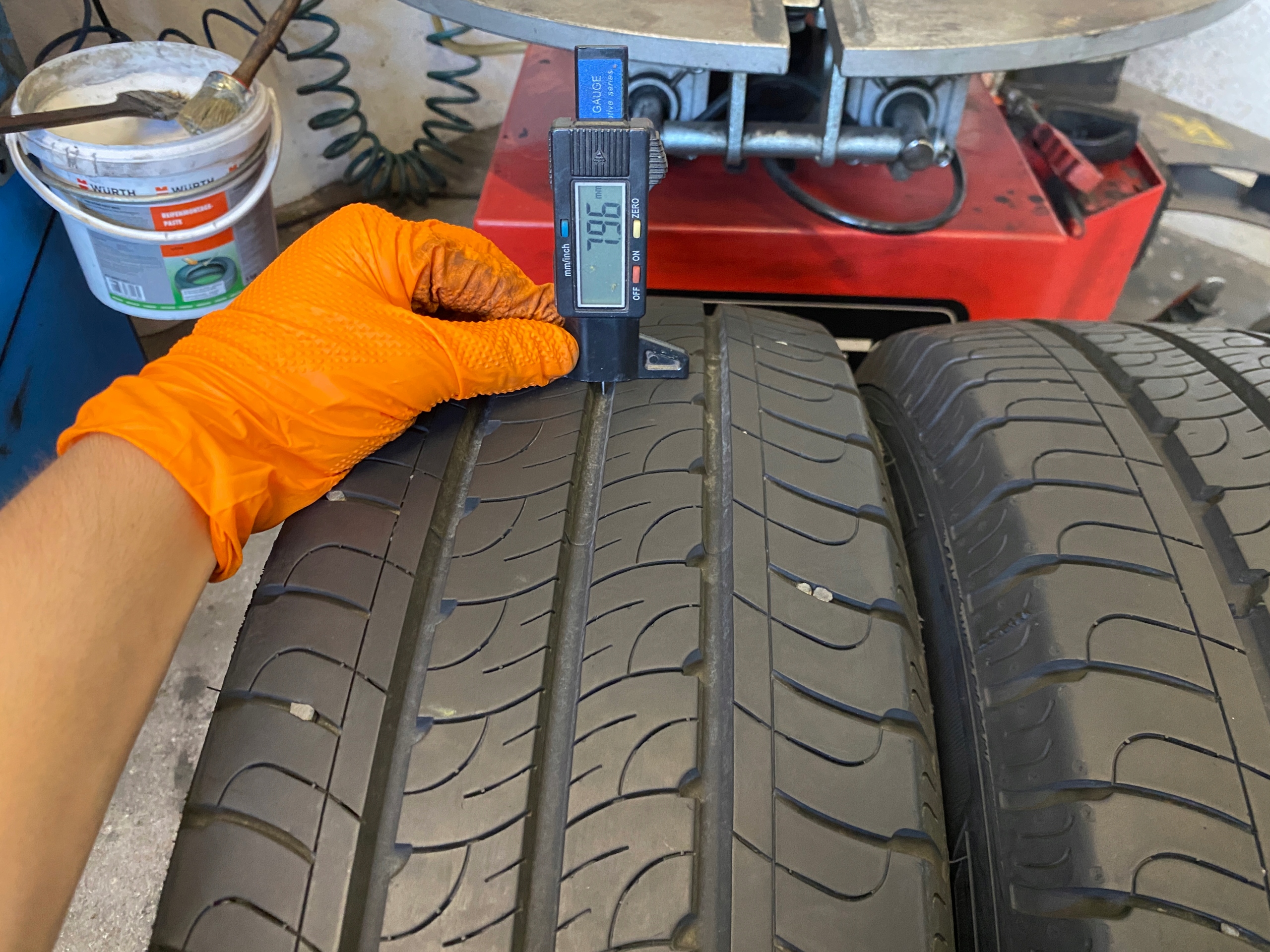 2 tyres summer 215/65R16C Goodyear EfficientGrip Cargo as new 8mm