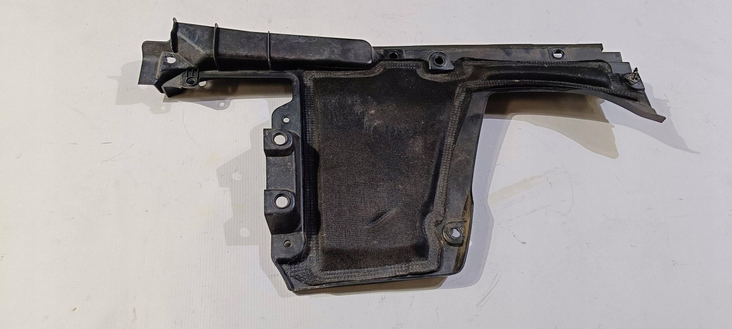 torpedo right cover panel Maserati Levante 2017