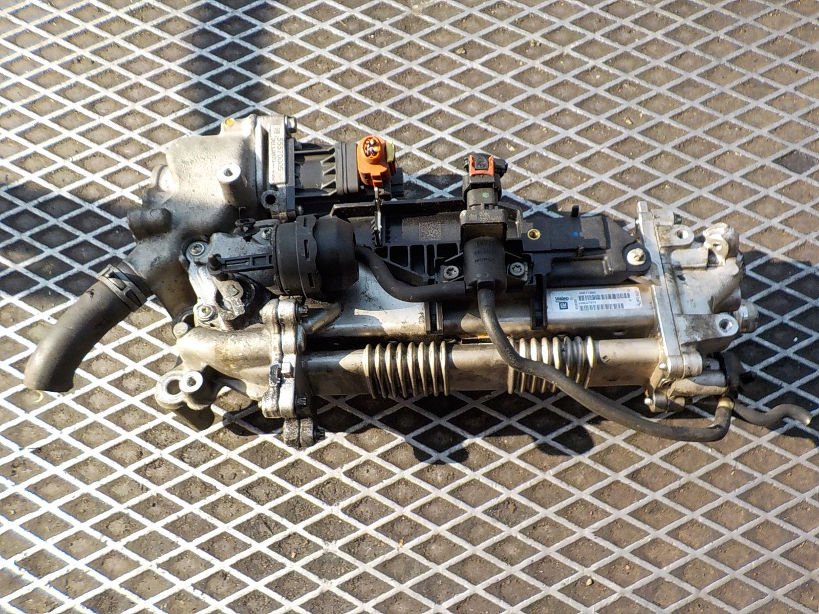 OPEL MOKKA 1.6 TDCI CHŁODNICA SPALIN 55570005