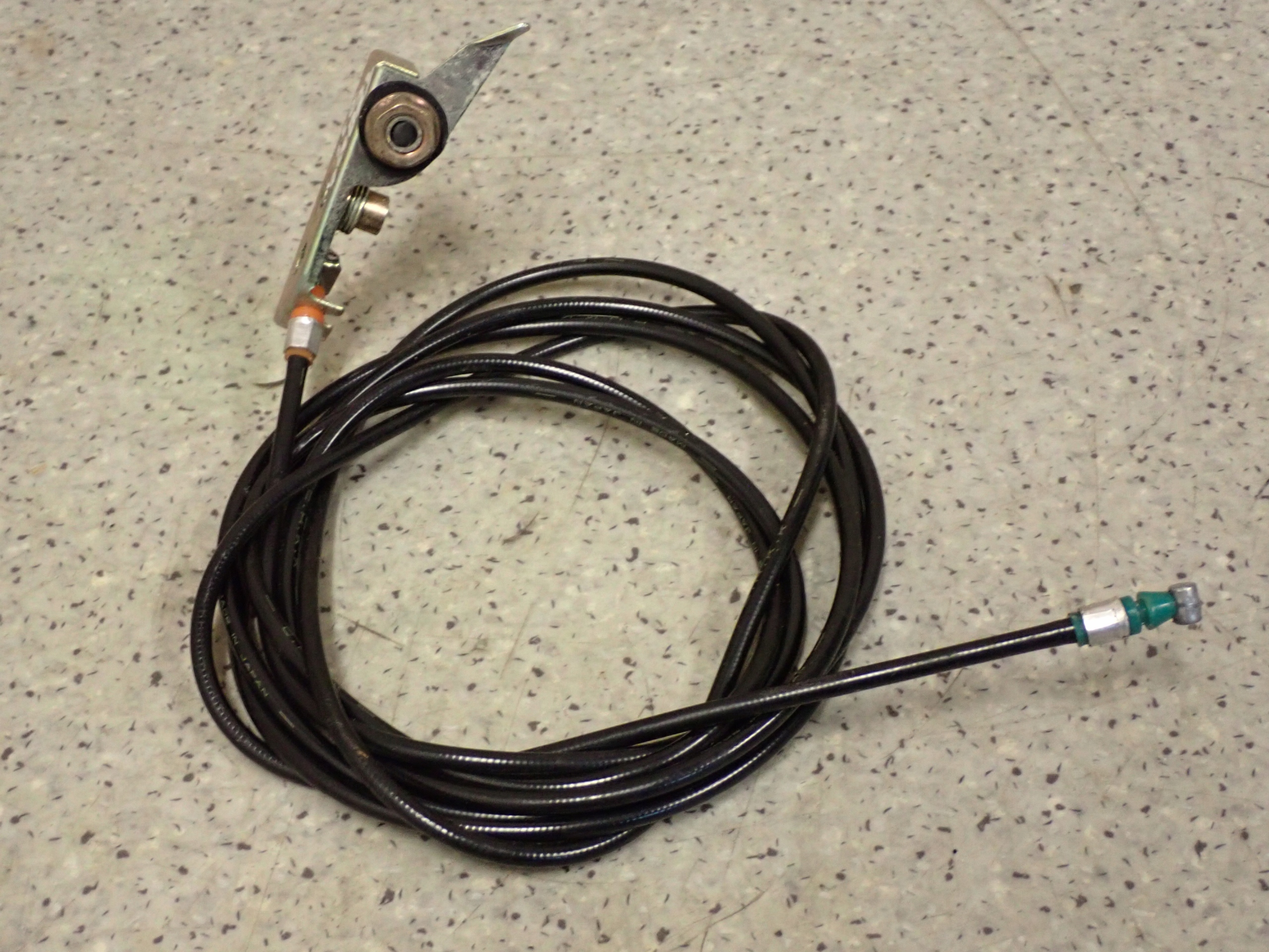 DAIHATSU TERIOS 00 LINKA OTWIERANIA KLAPKI PALIWA