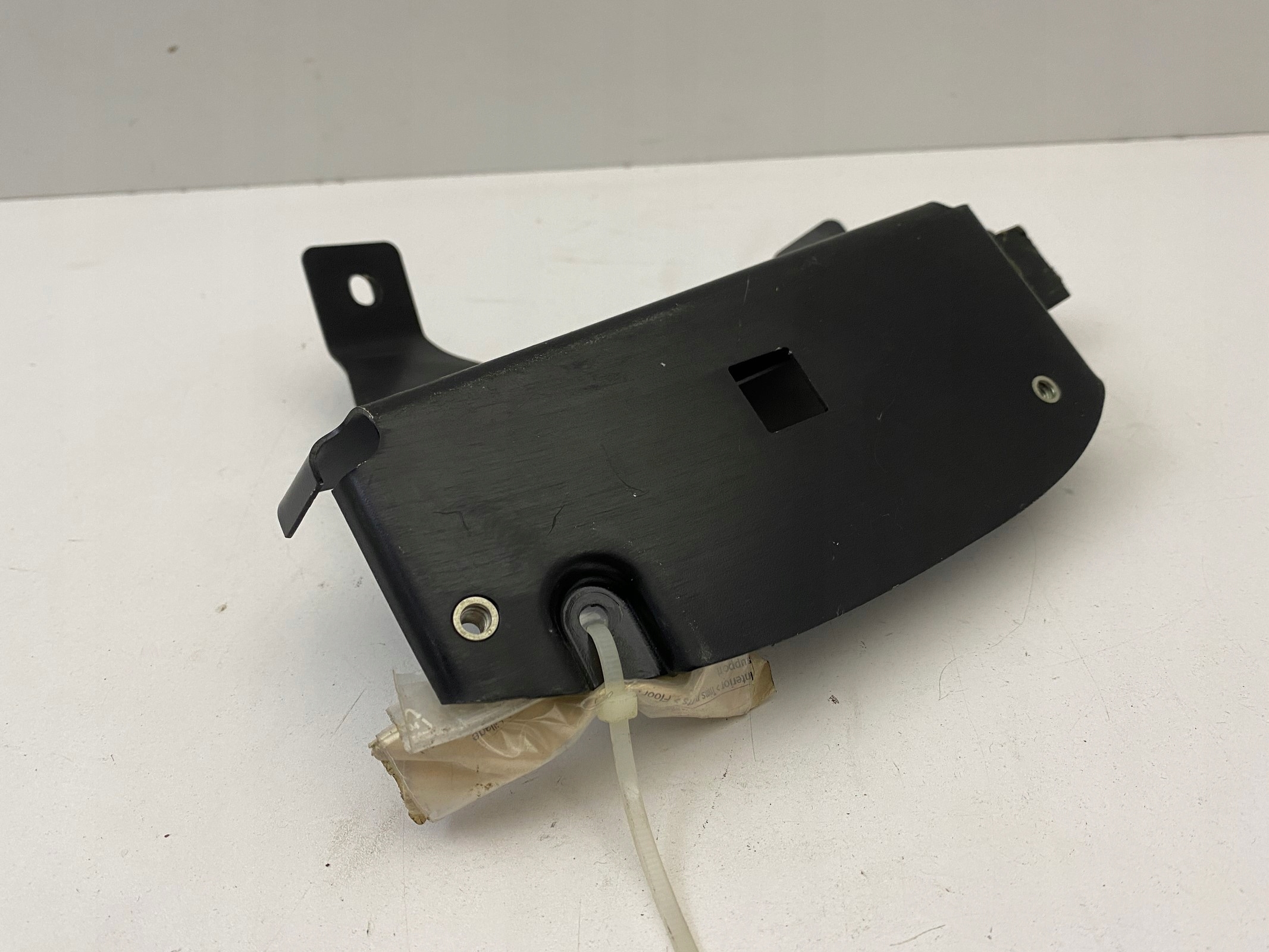 11N0975CP-03 - MCLAREN MP4 12C КРОНШТЕЙН КРОНШТЕЙН РУКА ЛАПА 12-