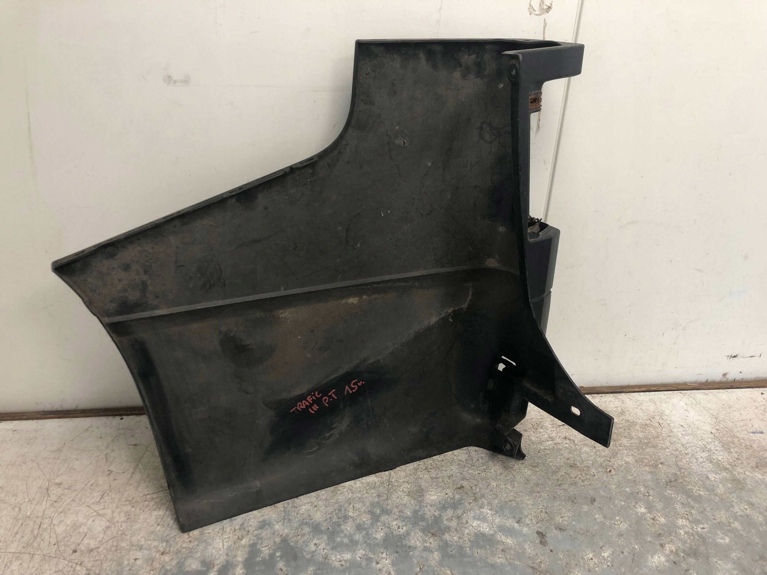 Ecke der Stoßstange rechts heck RENAULT TRAFIC III 850162827R