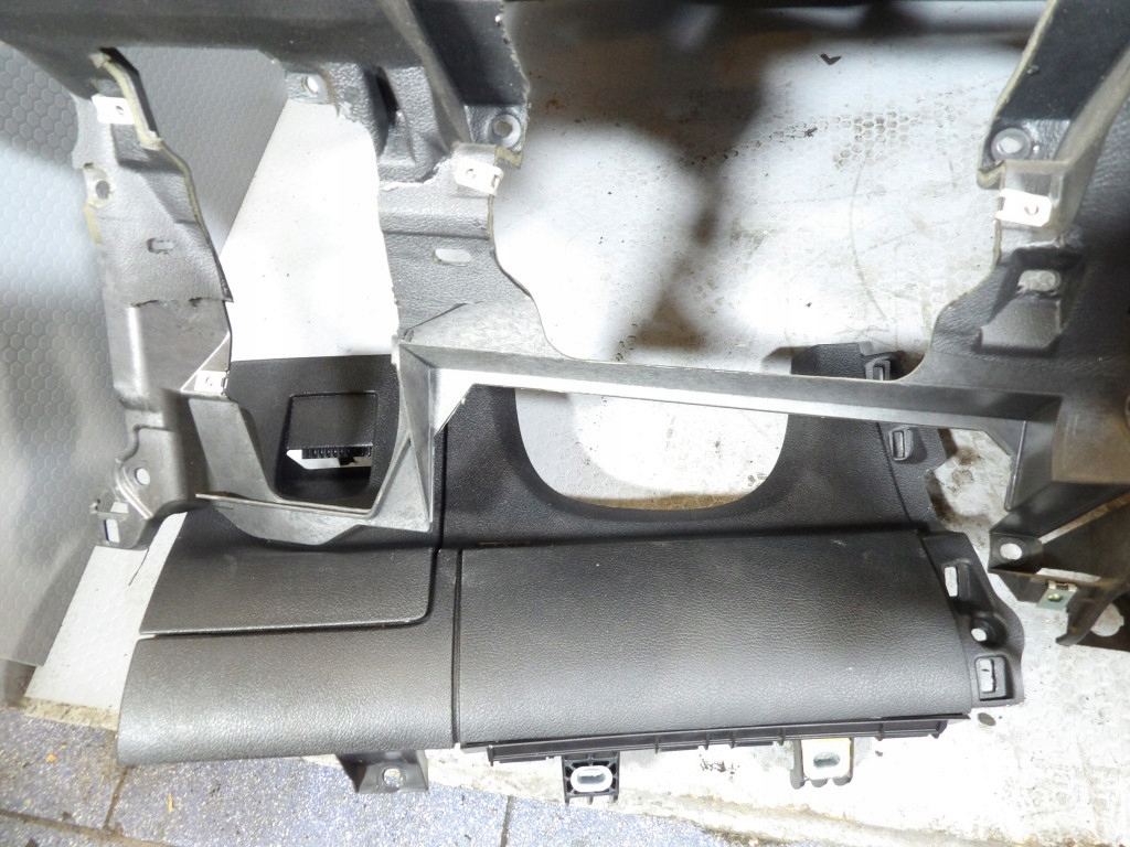 FORD S-MAX and console dashboard cockpit airbag