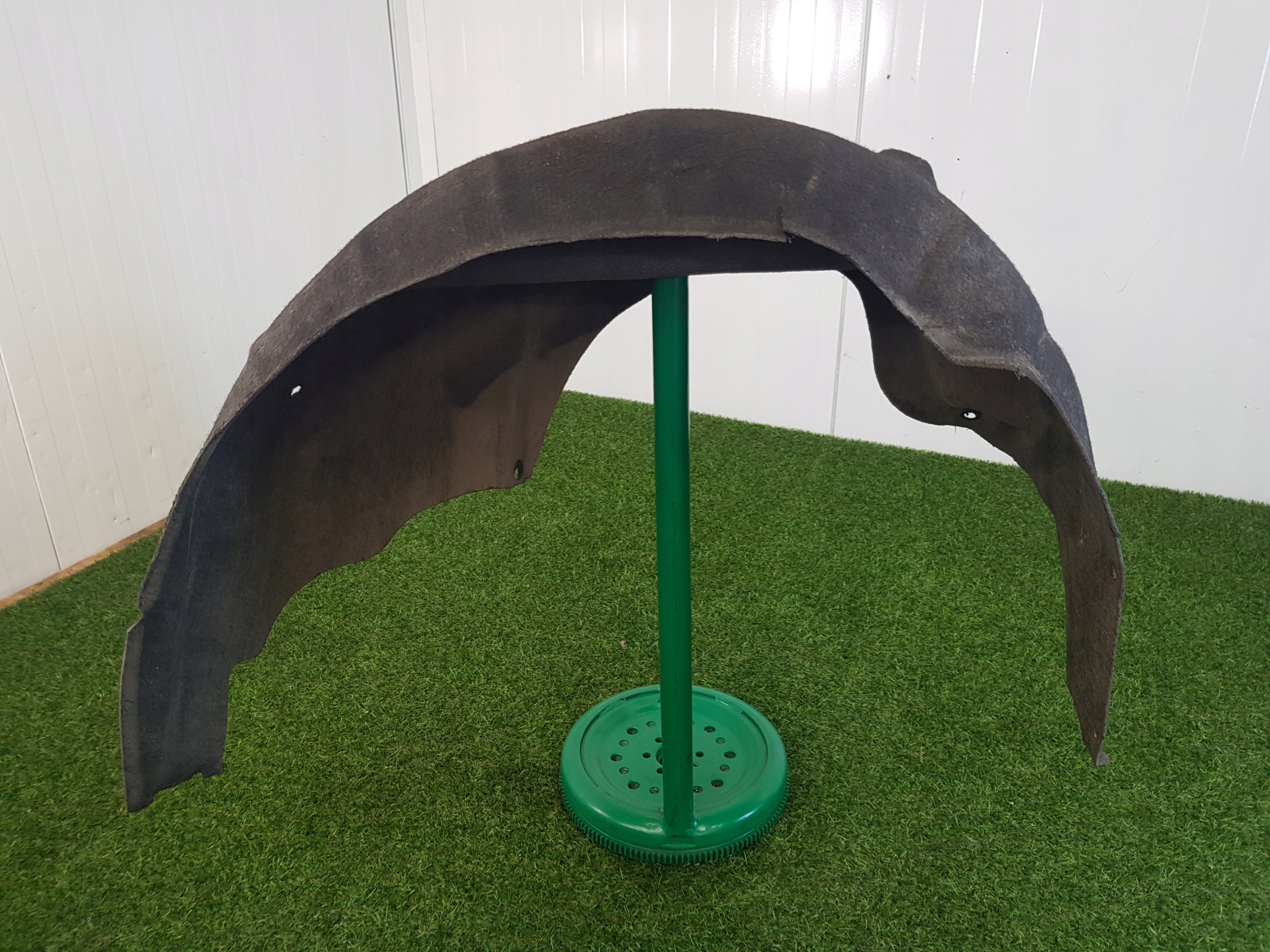 mudguard left rear. BMW E90 5171-7172493