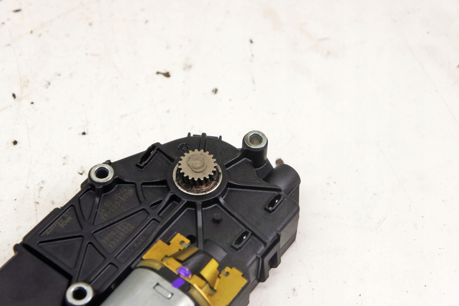 KM401 Jaguar XJ X351 Silniczek Szyberdachu Car type Passenger cars