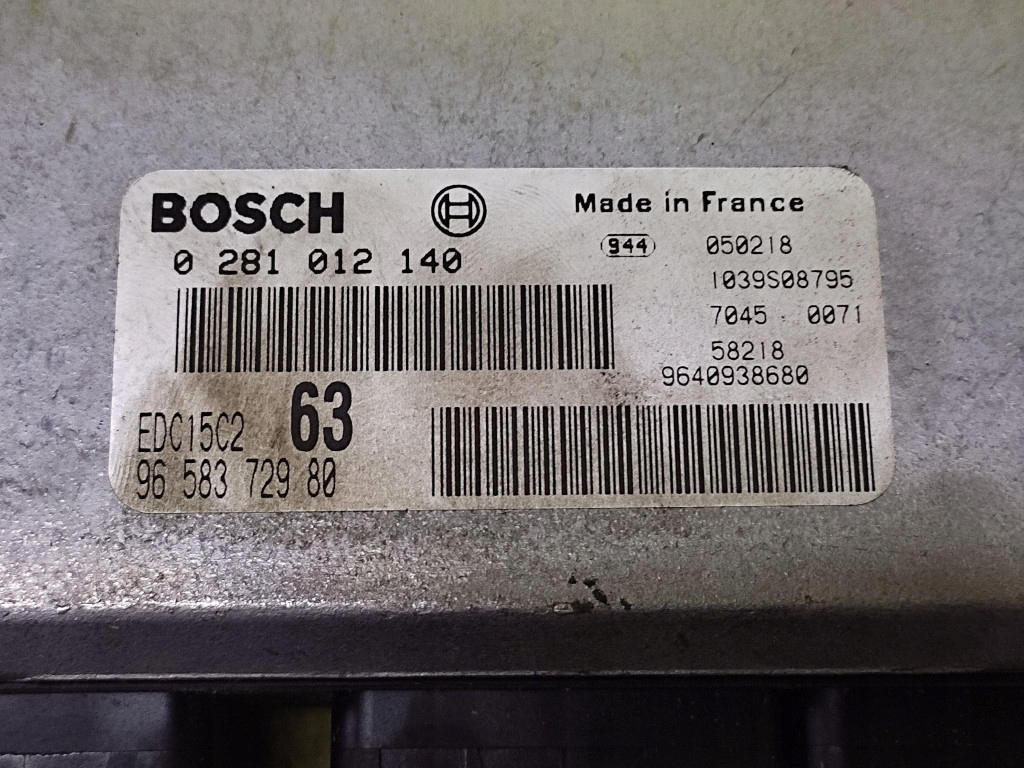 PEUGEOT 307 2.0 HDI control unit of the engine 0281012140
