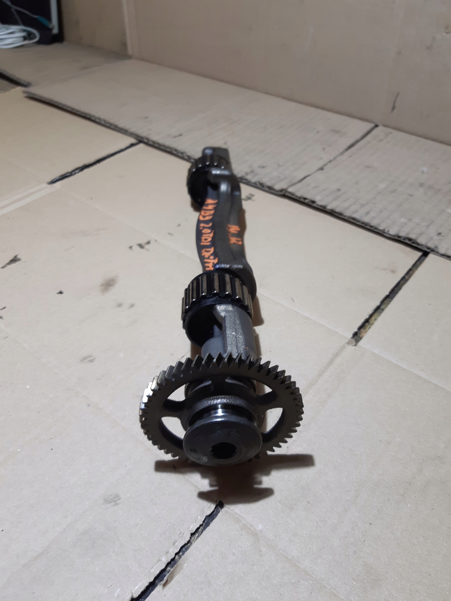 AUDI A4 B9 2.0 TDI DETA cam BALANSOWY 03N103303B