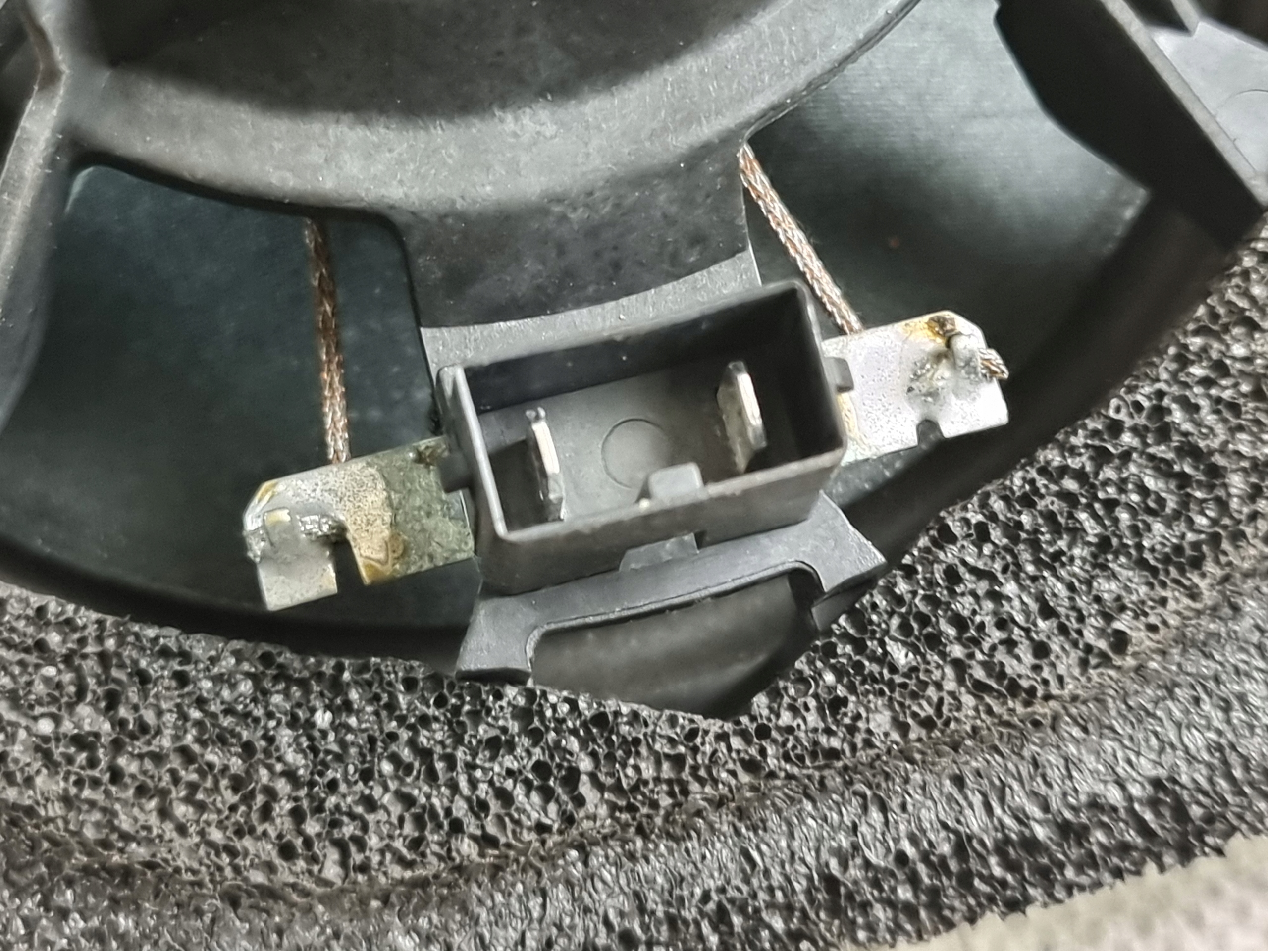 speaker left rear part HONDA CR-V II