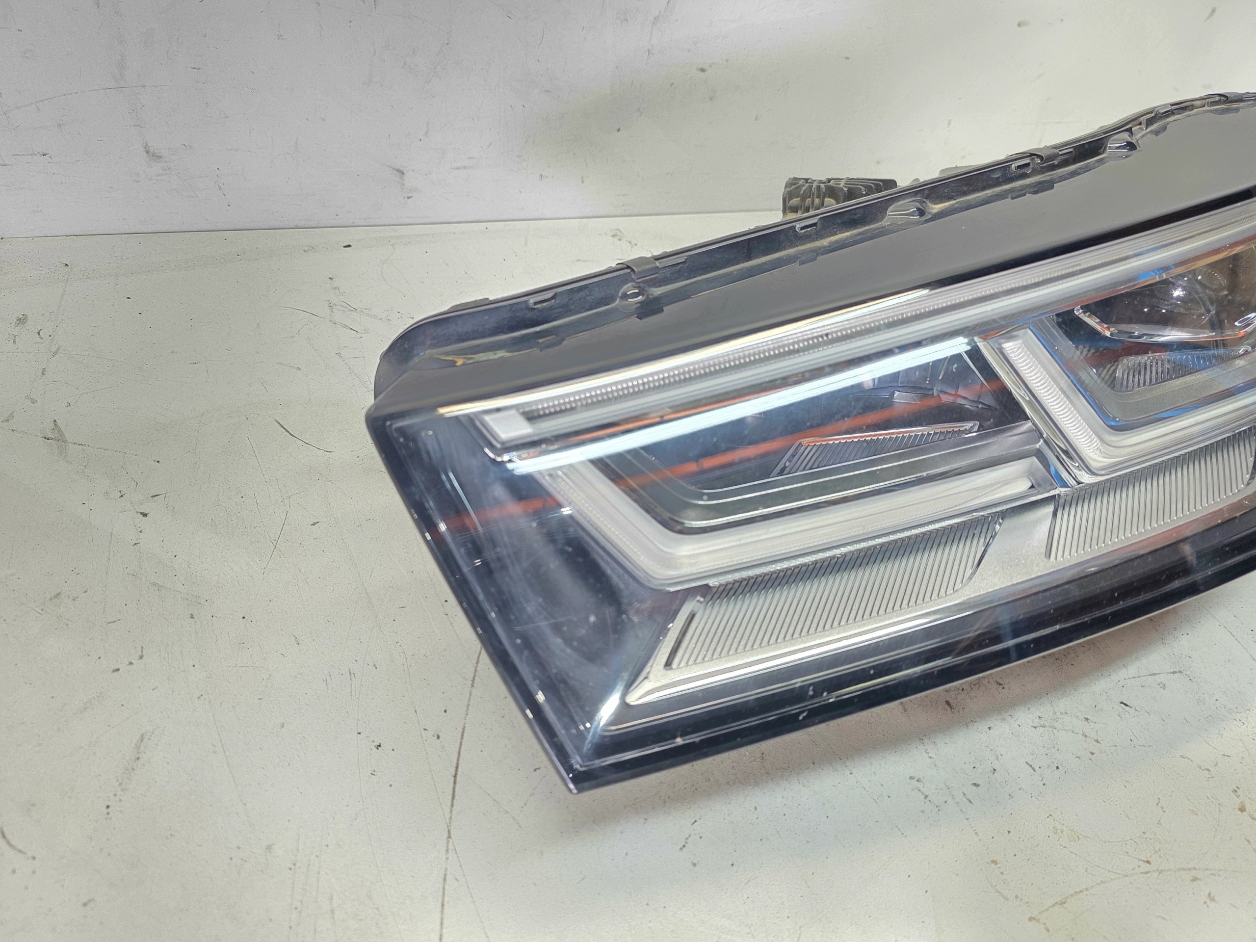 REFLEKTOR light left front AUDI Q5 FY 80A941033A FULL LED UK
