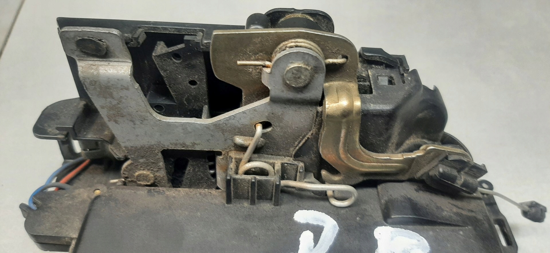 lock door right front FABIA and 1.4 3B1887016S