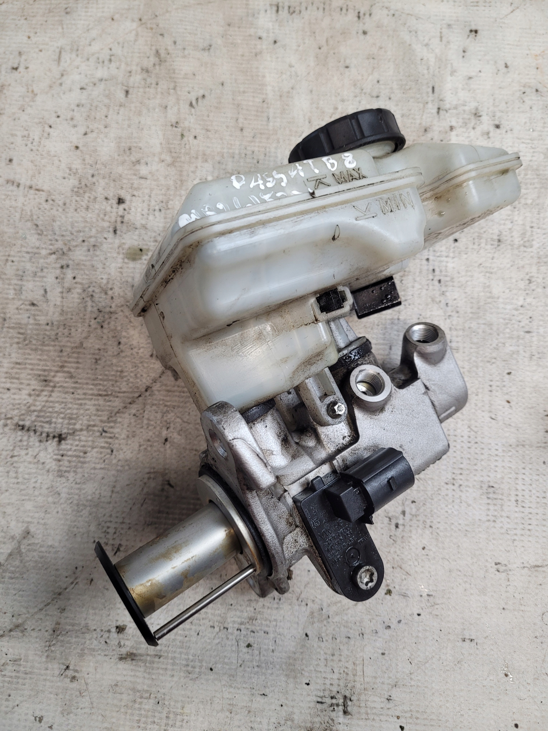 servofreno OE 1K0945459A VOLKSWAGEN PASSAT B8 15r.