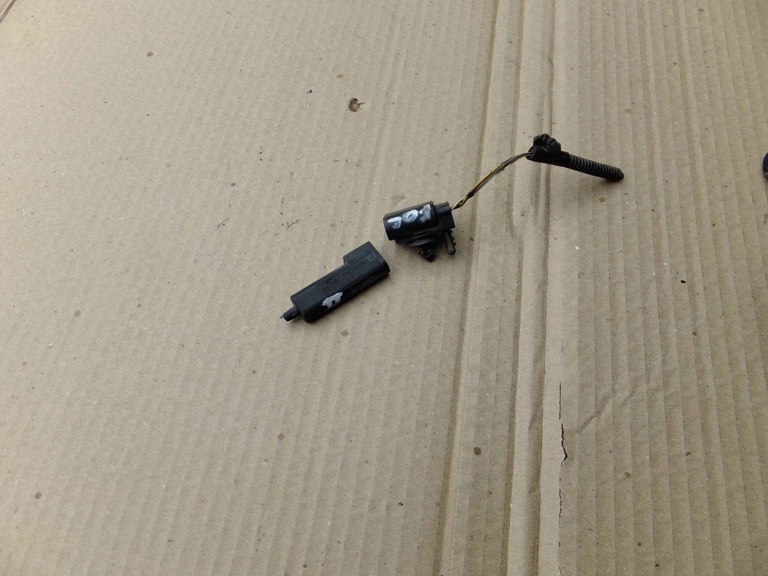 Sensor temperatury zewnetrznej ford focus mk2 6M5T10K936-AB