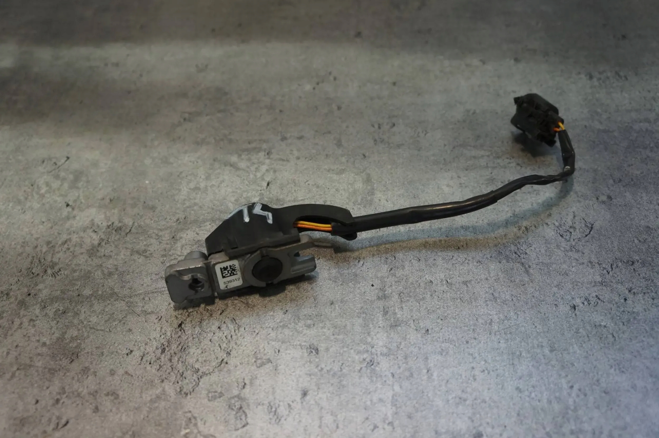 NABÓJ ŁADUNEK ZAWIASU MASKI VOLVO V40 II P31305432 Producent części Volvo OE