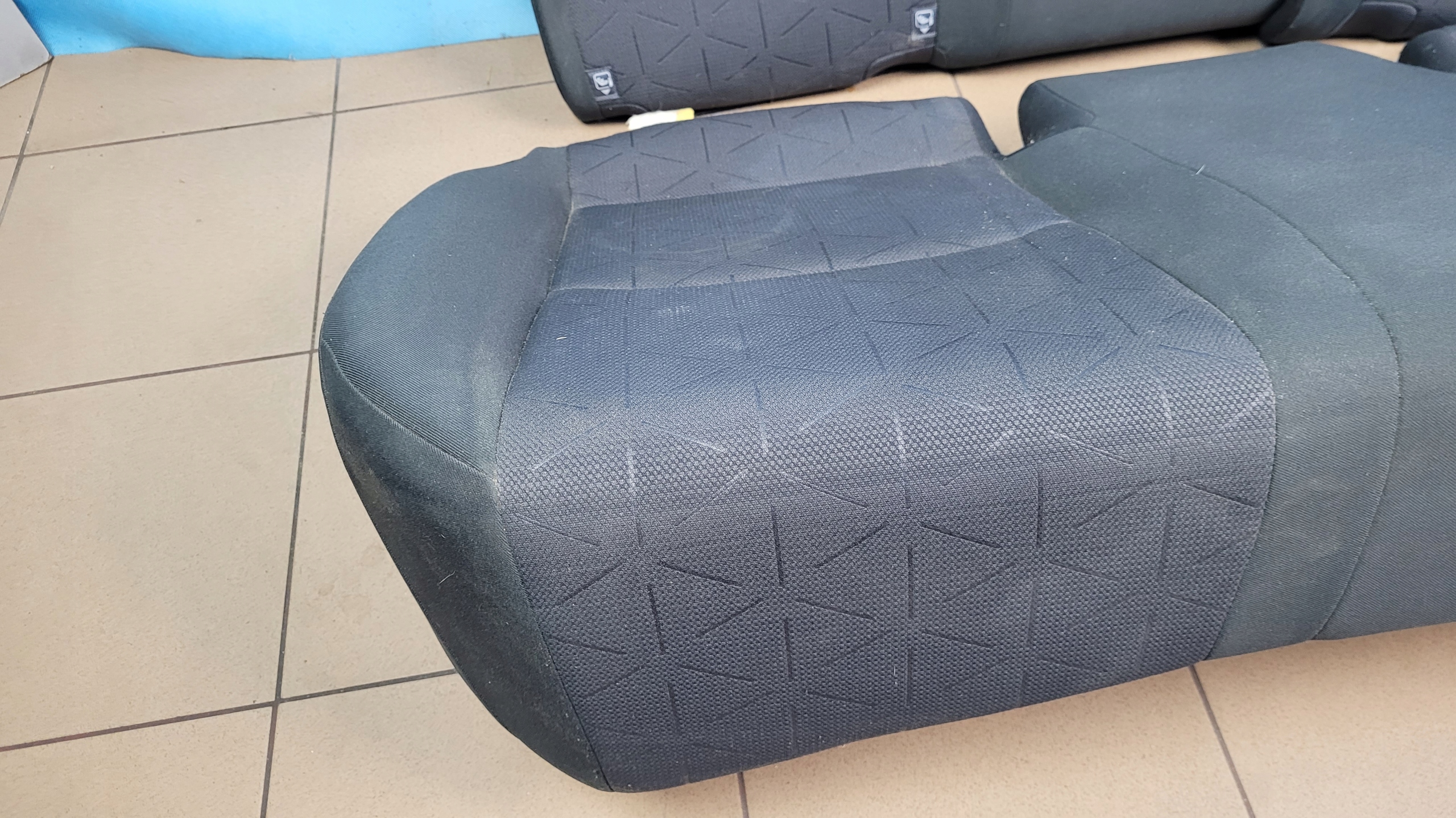 TOYOTA RAV4 V 19r диван зад