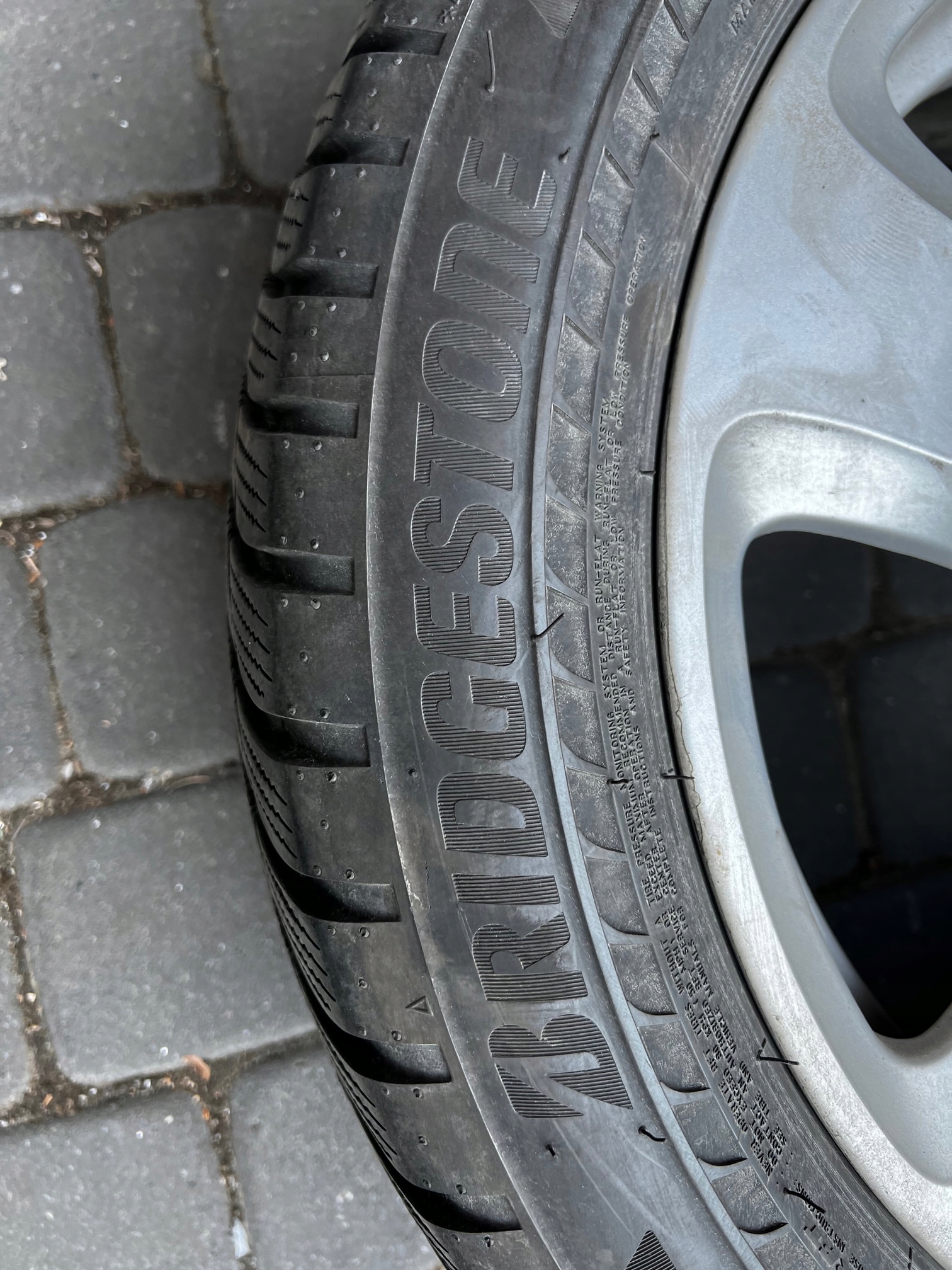 Opony Bridgestone Drive Guard Winter - 225/50/17 Marka Bridgestone