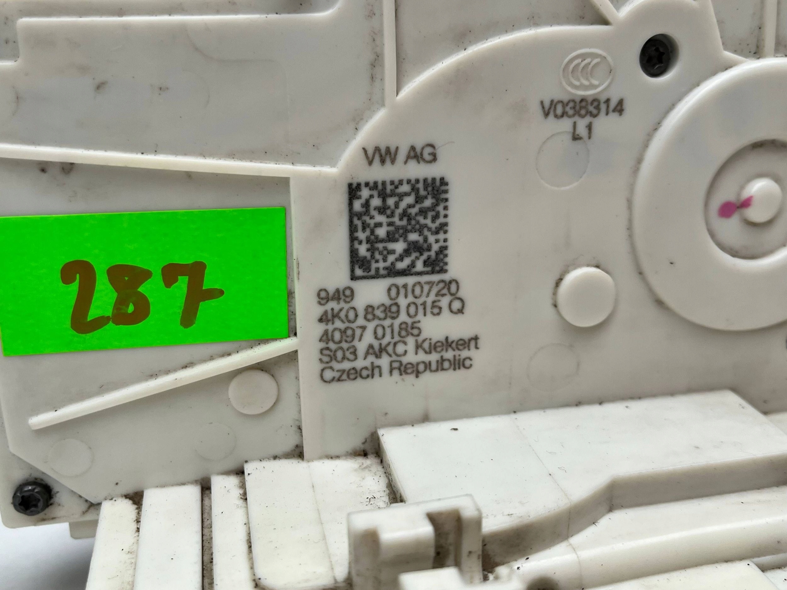 AUDI Q8 lock door left rear part 4K0839015Q !J