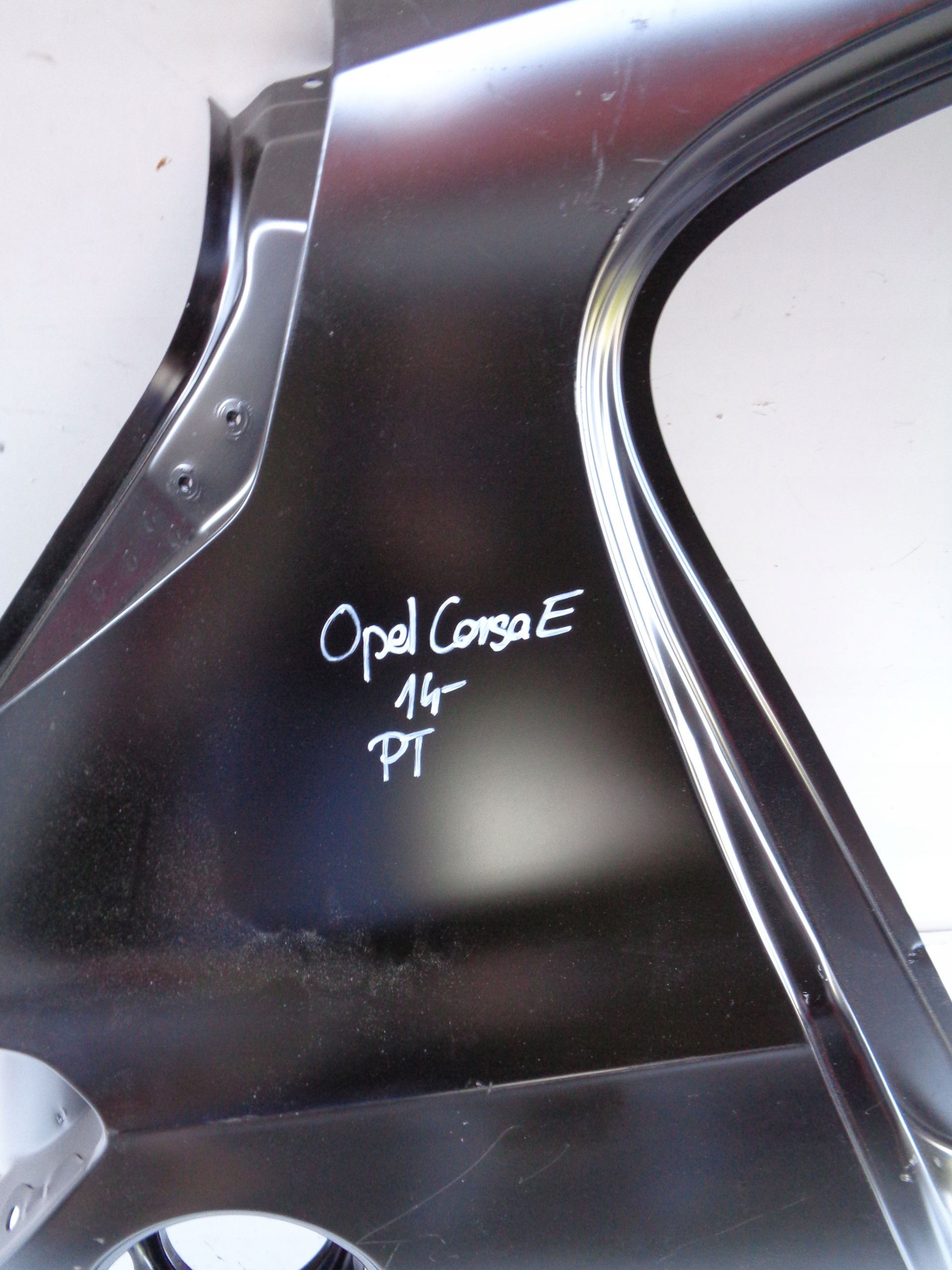 BŁOTNIK PRAWY TYLNY REPERATURKA OPEL CORSA E 14- Typ samochodu Samochody osobowe