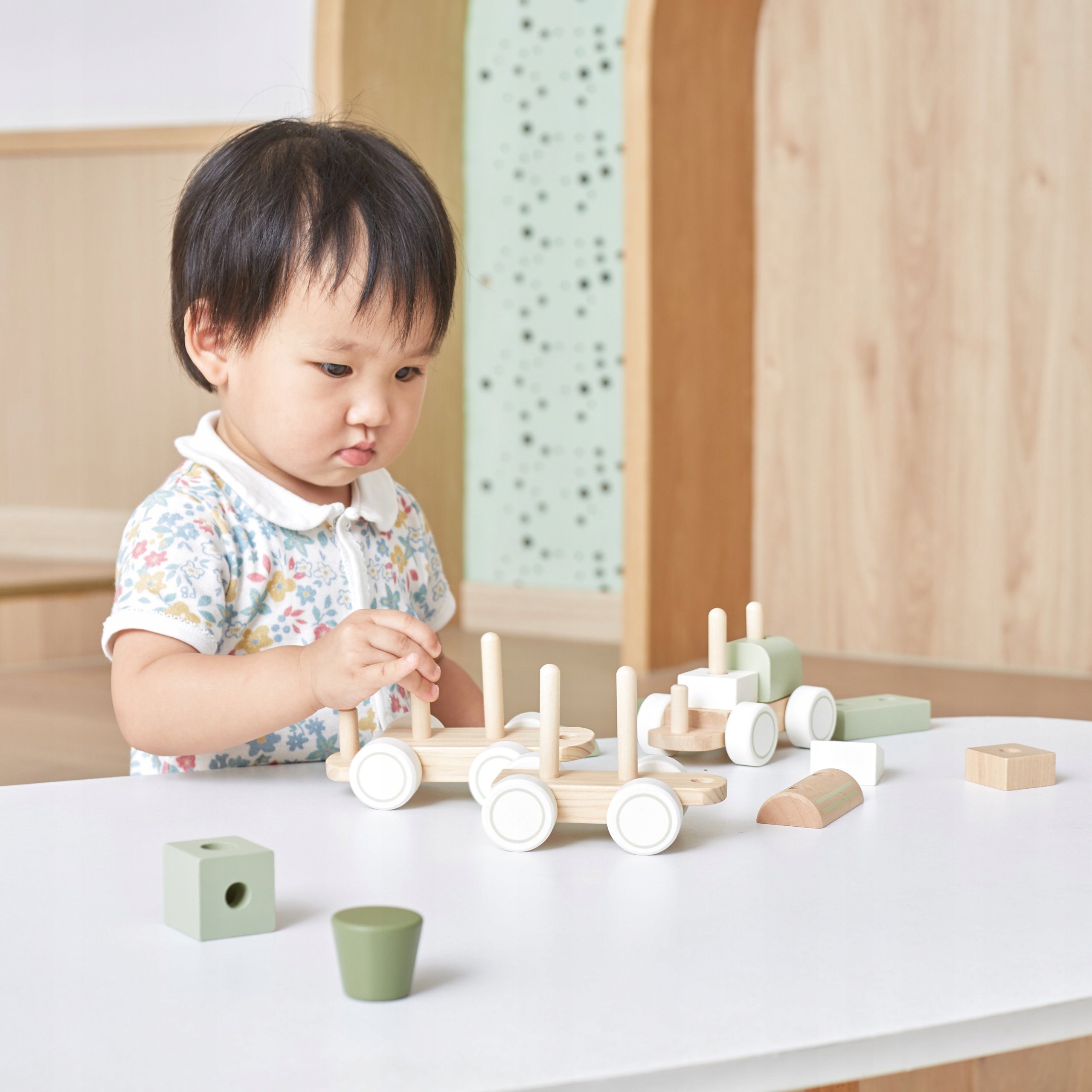 VIGA PolarB KOLEJKA DREWNIANA Z KLOCKAMI DREWNIANYMI CIUCHCIA UKŁADANKA Rodzaj zestaw