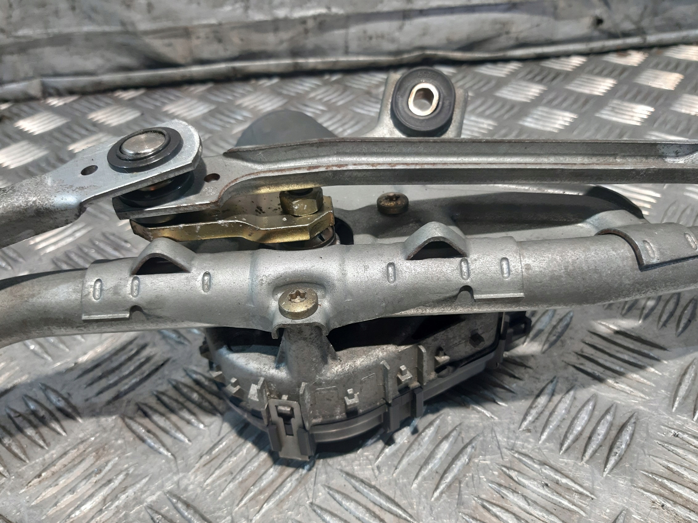 wiper mechanism front MERCEDES W211 E KLASA 2118200142
