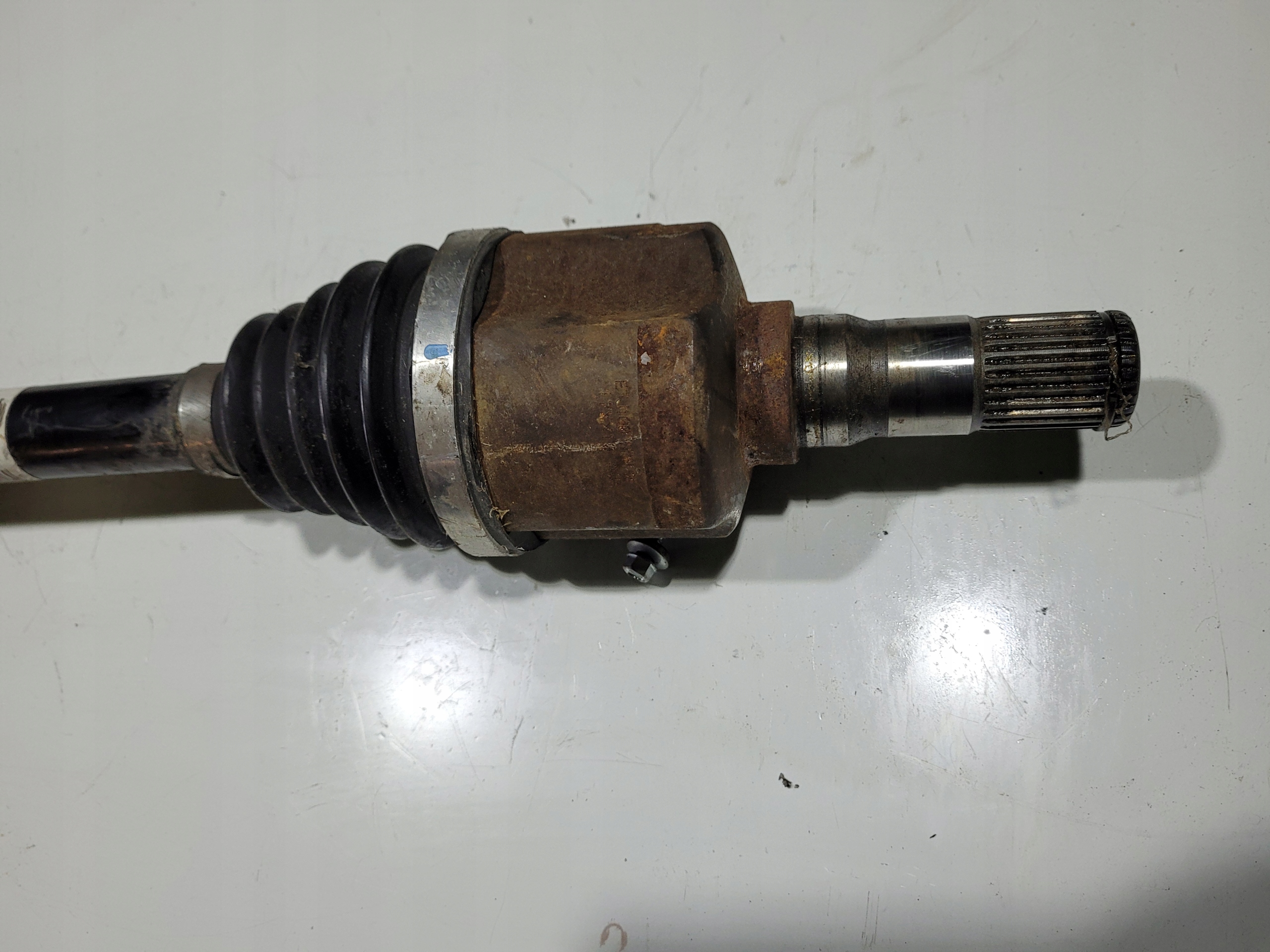 semi-axis left short. RENAULT ESPACE V 5 391018240R 2.0 AUTOMAT