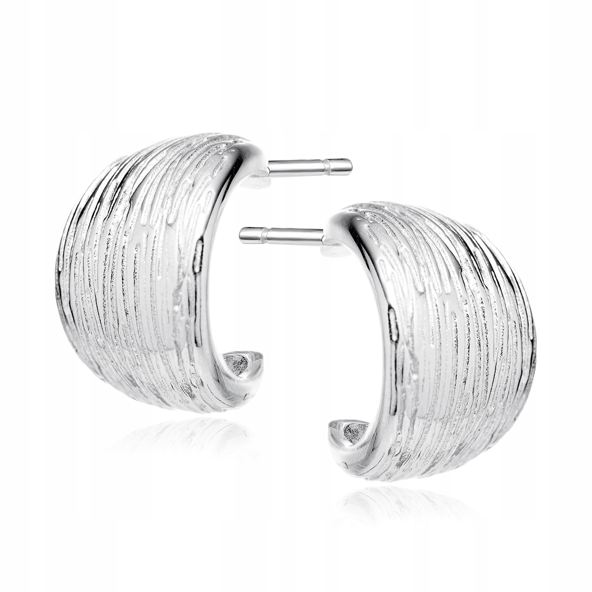 Stříbrné náušnice se zapínáním na puzetku, stříbro o ryzosti 925