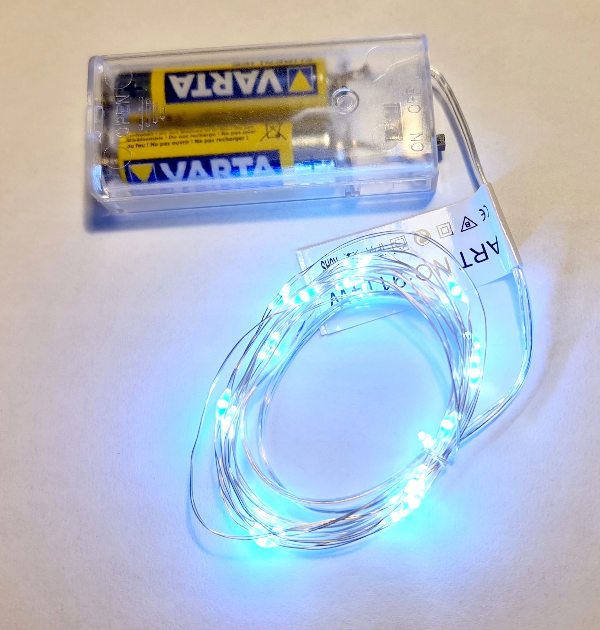 

Lampki 20 Led drucik 200cm Biały Zimny 2xAA